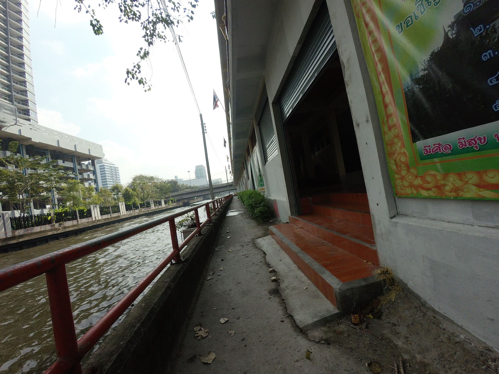 Street view near 181 Ekkamai Serviced Apartment, Watthana