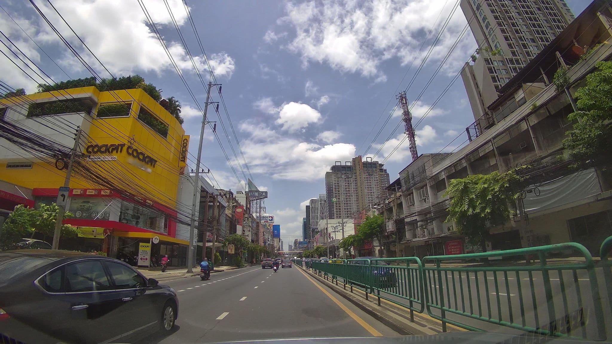 Street view near Antique Palace Apartment, Watthana