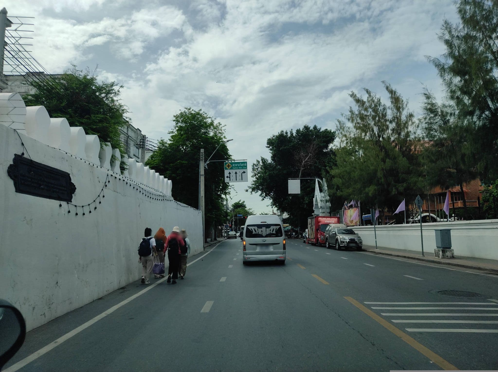 Street view near The_Lol Elephant Hostel, Phra Nakhon — © sawanshariar (CC BY-SA · Mapillary)