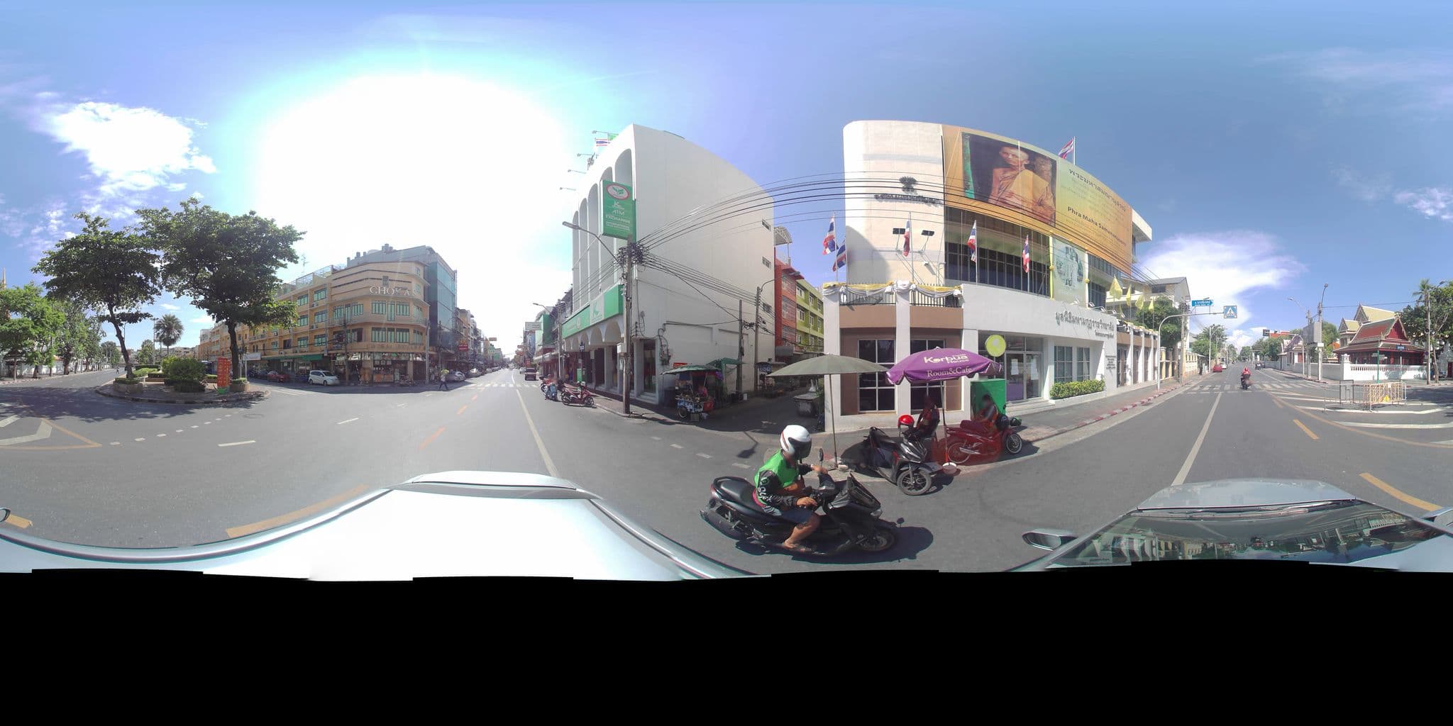Street view near Suraya Bangkok Hostel & Kitchen, Phra Nakhon