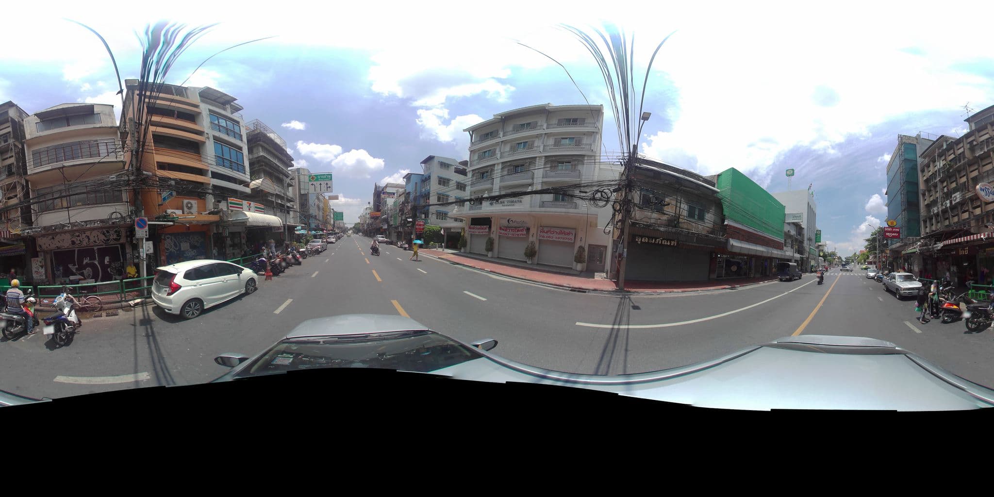 Street view near Shayne Hostel, Phra Nakhon — © P05466 (CC BY-SA · Mapillary)