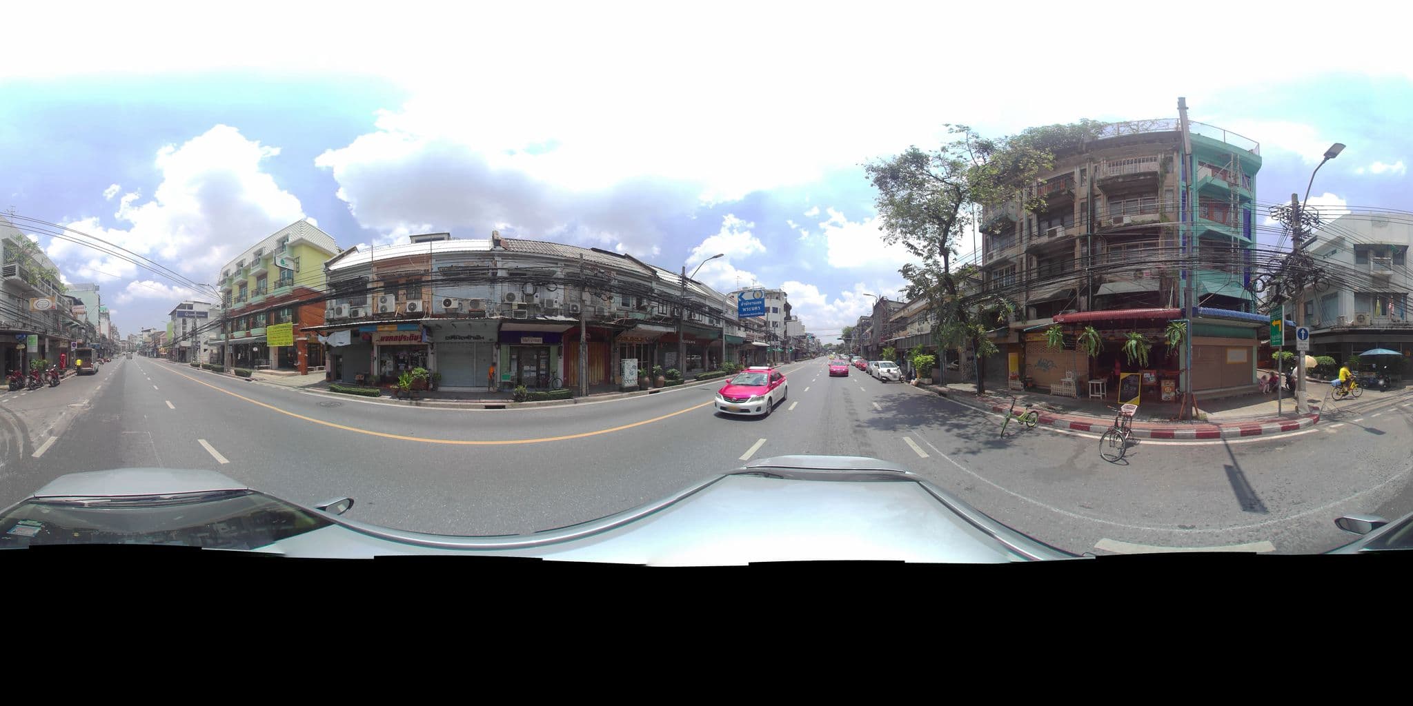 Street view near Tepbunthom Hostel, Phra Nakhon