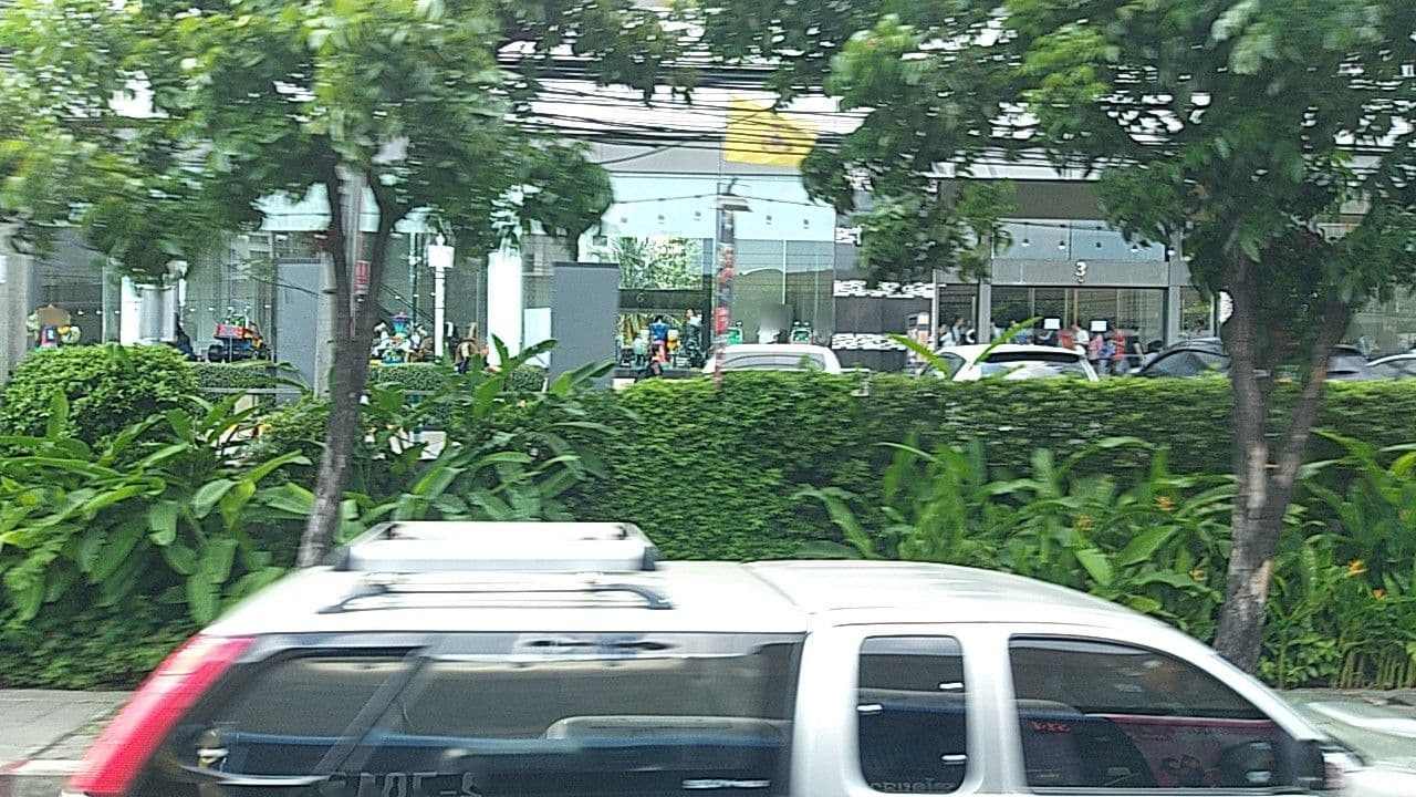 Street view near Podstel Hostel Bangkok, Khetsamsenok — © ozflor (CC BY-SA · Mapillary)
