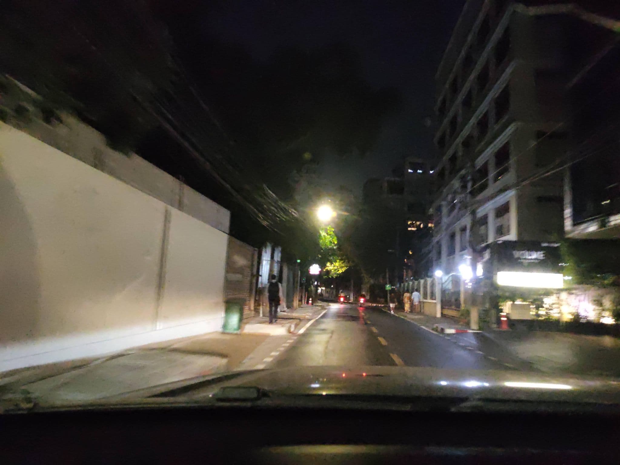 Street view near Volve Hotel Bangkok, Watthana
