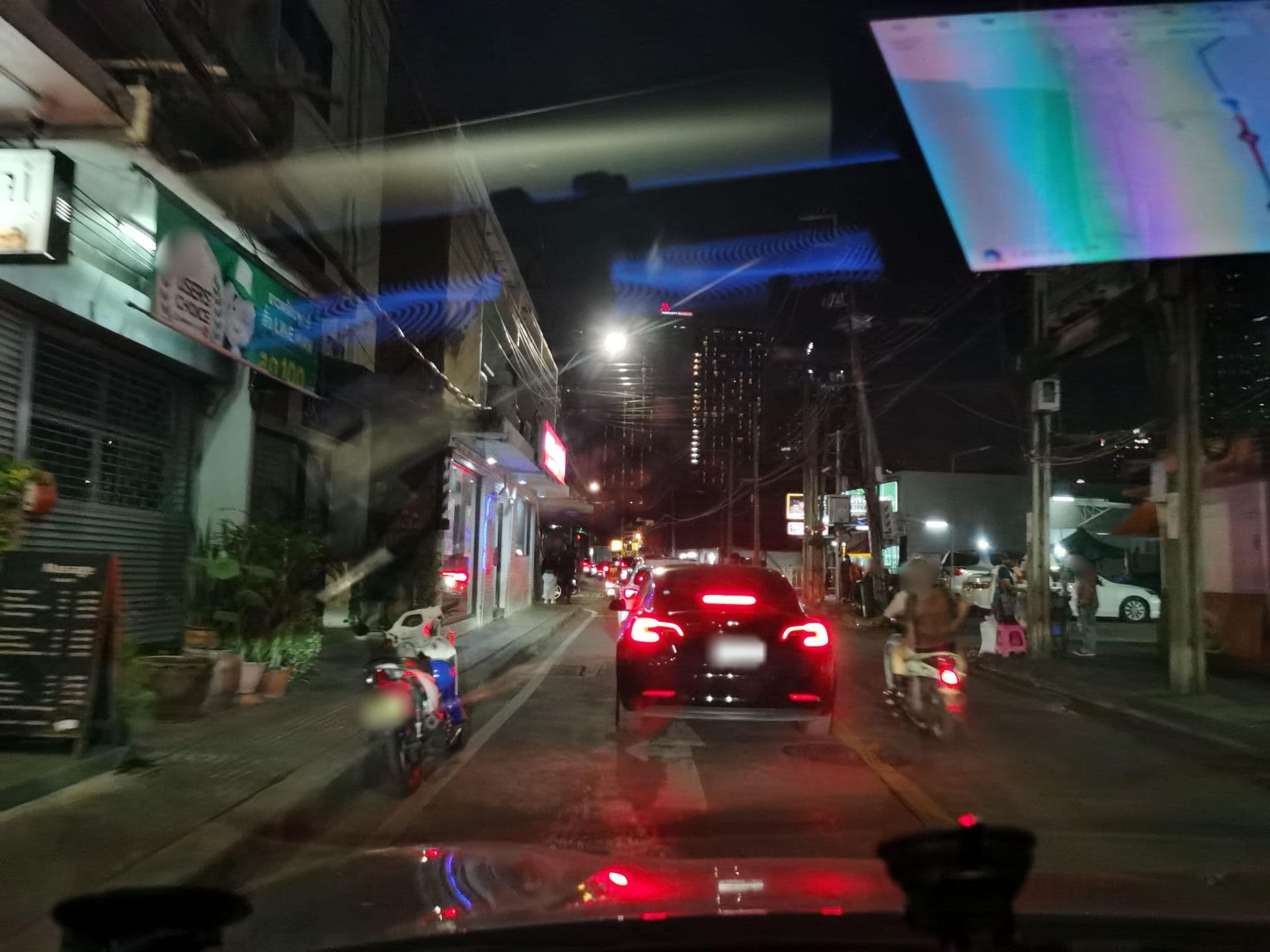 Street view near SOVA Hotel Bangkok (Main Reception), Watthana