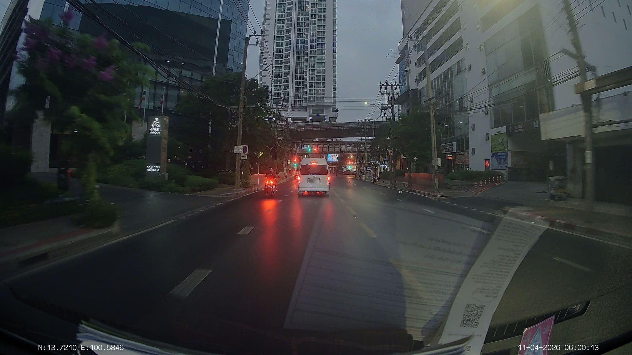 Street view near Civic Horizon - Hotel & Residences, Watthana