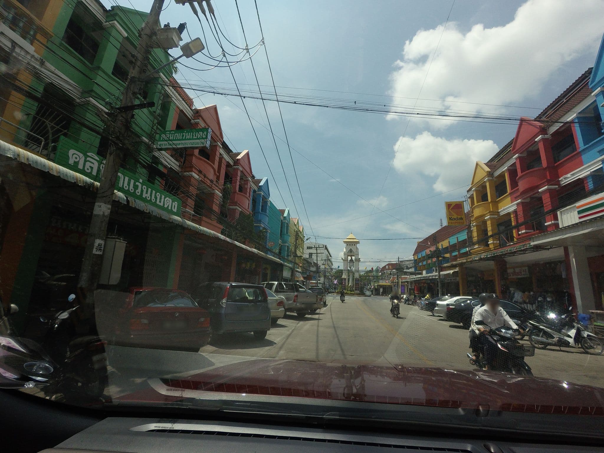 Street view near Luxe Verde Hotel, Betong — © mishari (CC BY-SA · Mapillary)