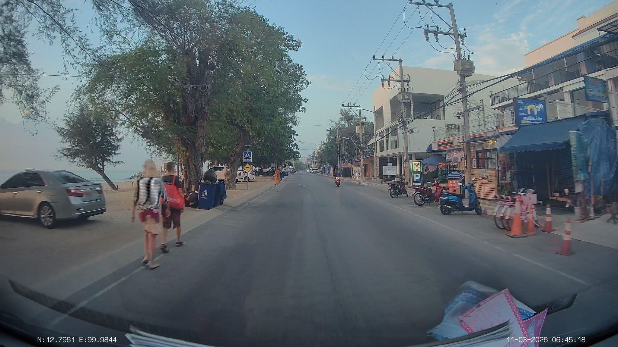 Street view near Nirundorn Resort Cha-am, Cha-am — © ThailandCambodia (CC BY-SA · Mapillary)