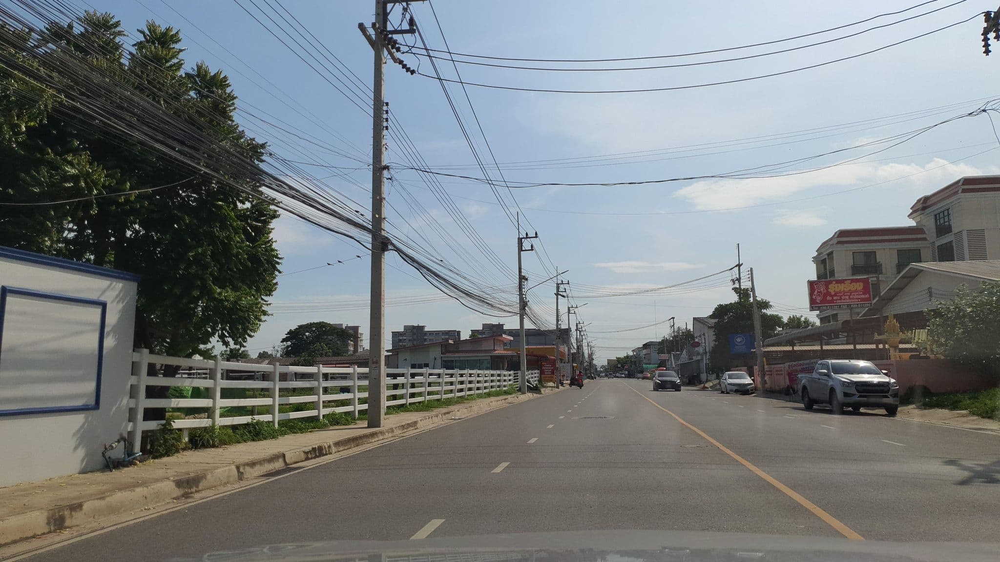 Street view near JK Living Hotel Reception, Chachoengsao — © jrcarlsen (CC BY-SA · Mapillary)