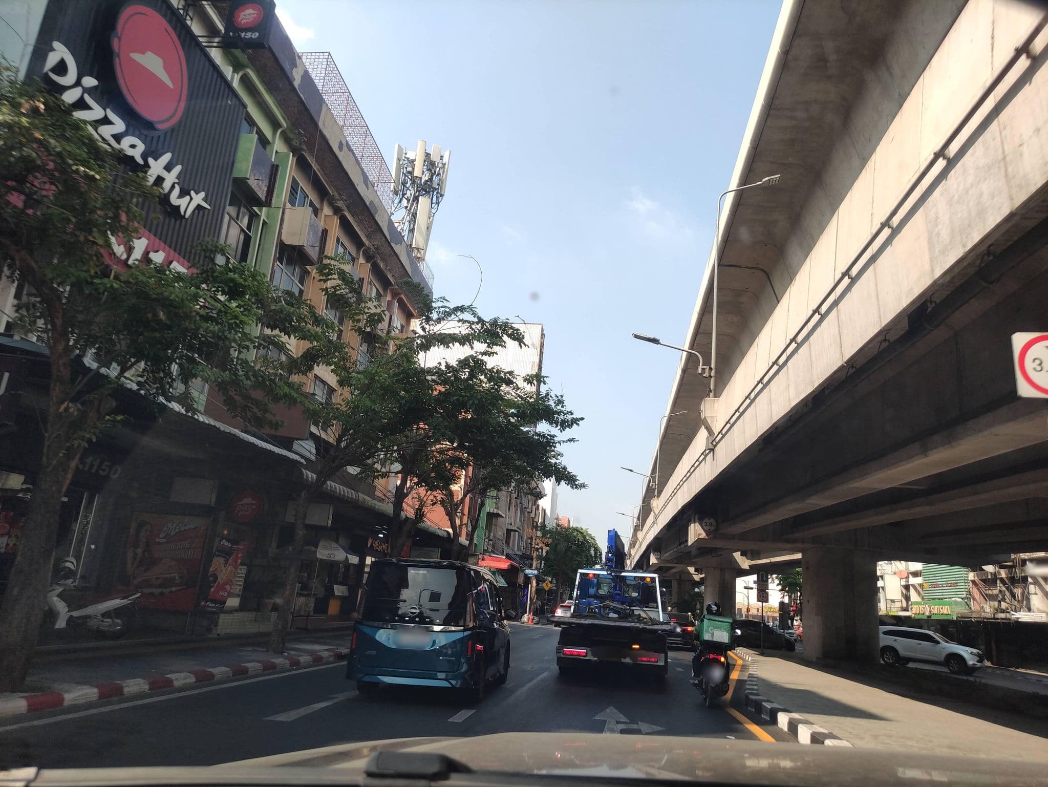 Street view near Rabbit Room, Sena Nikhom — © kasetitkml_pipitchai (CC BY-SA · Mapillary)