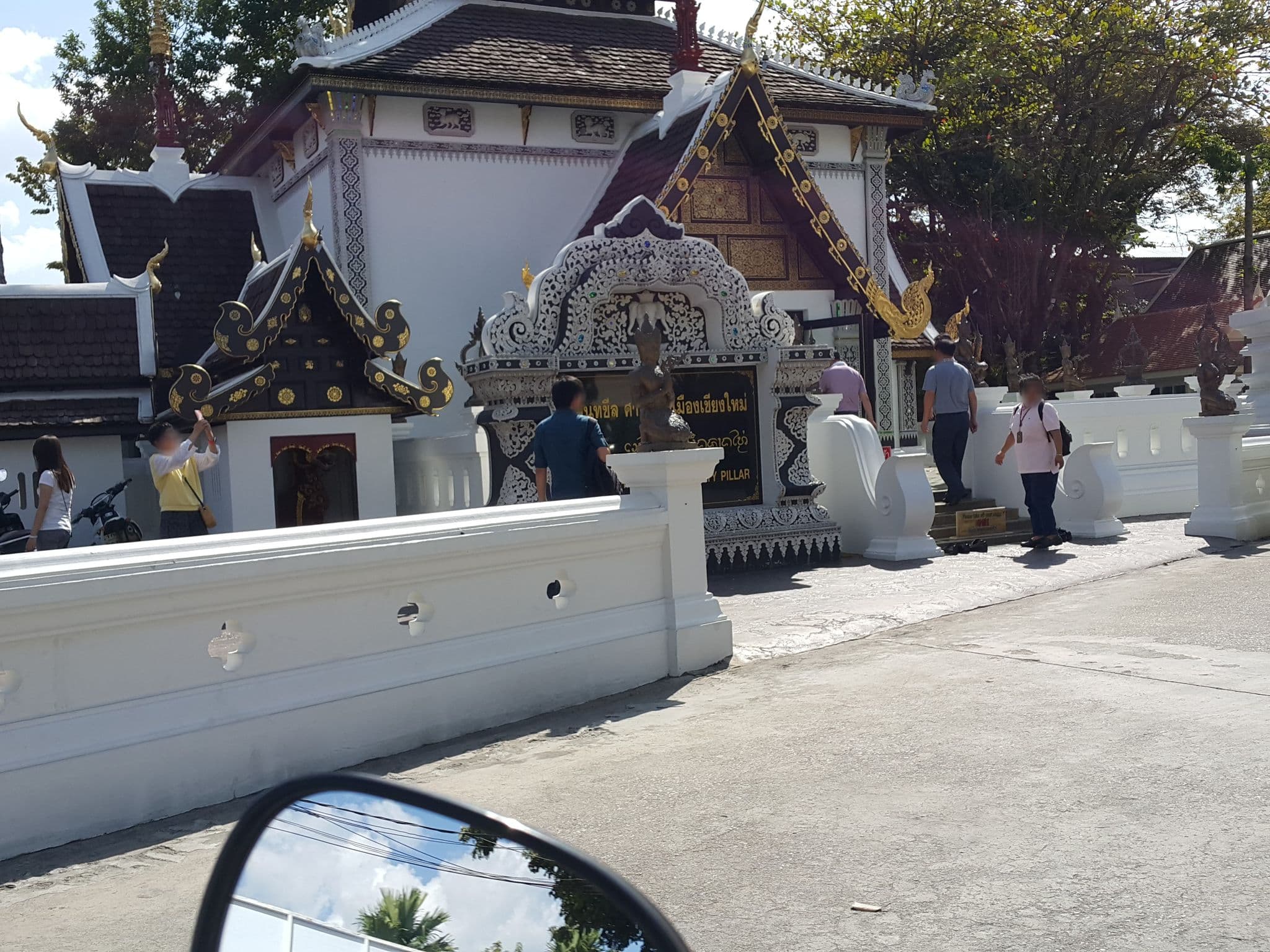 Street view near Chala Number 6 Hotel, Chiang Mai