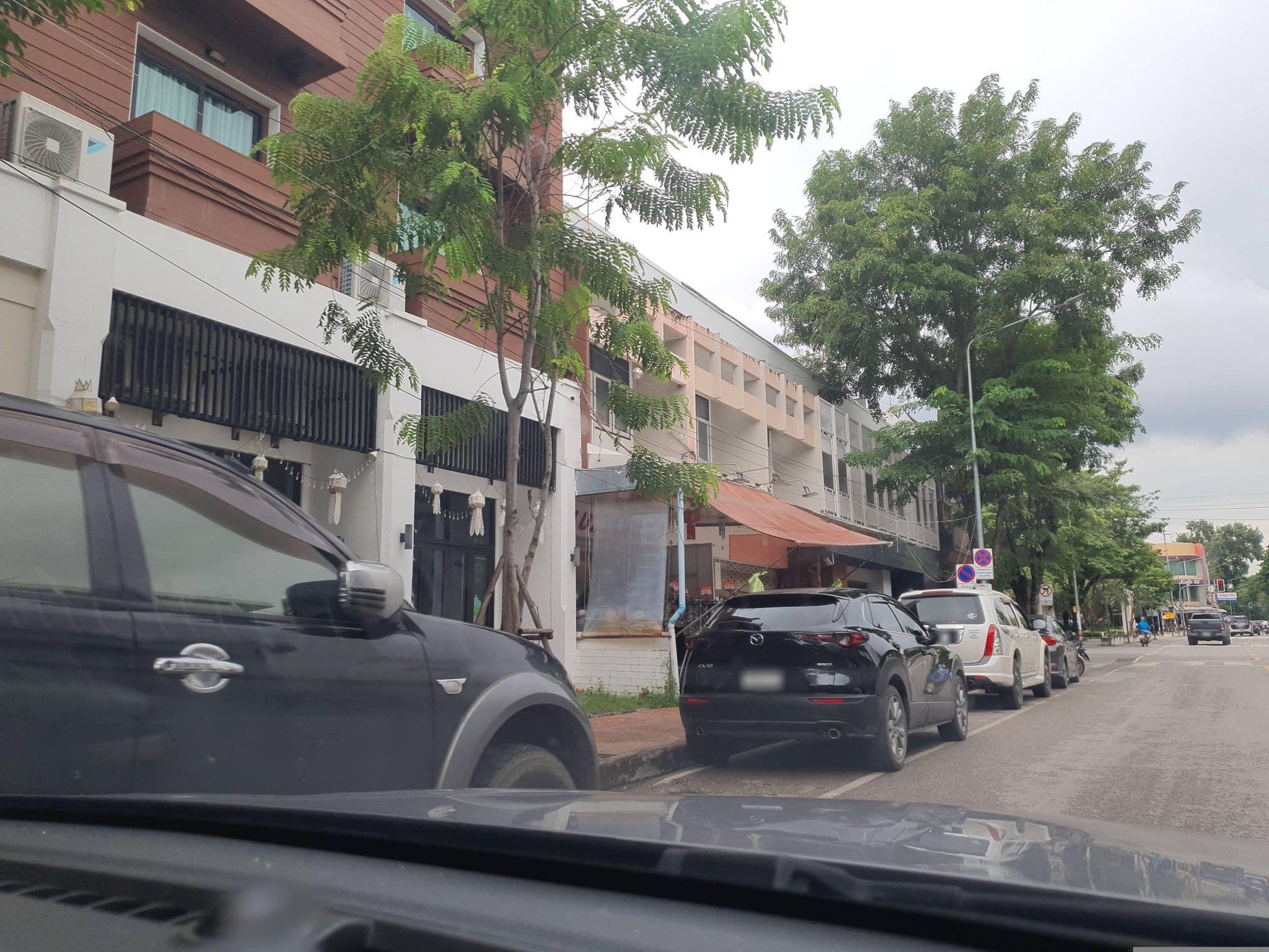 Street view near The Experience Walking Street : Green Cultural Boutique Hotel Concept, Chiang Mai — © jrcarlsen (CC BY-SA · Mapillary)