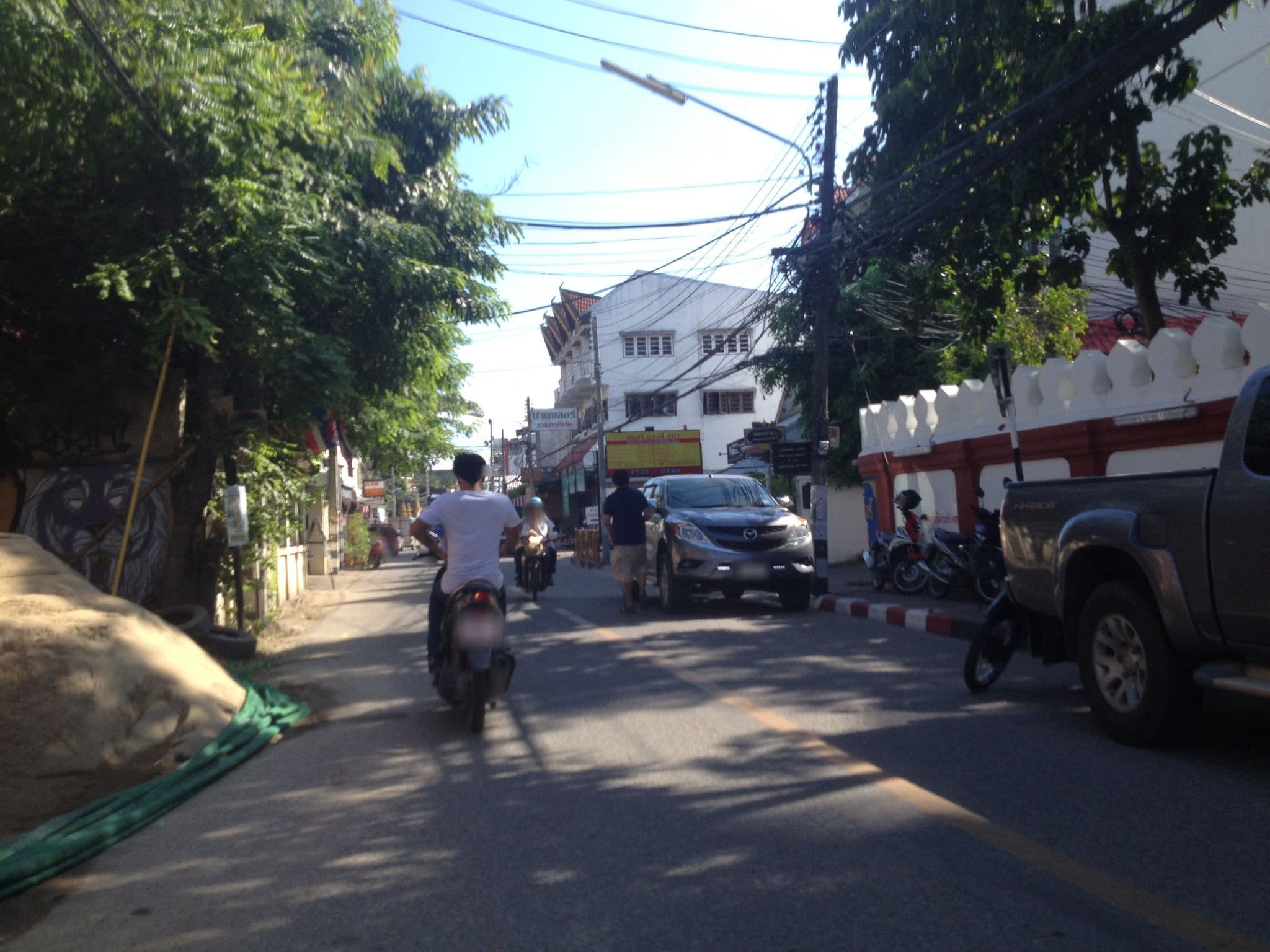 Street view near ARUN RAWEE (Sunday walking Street ) อรุณ รวี (ถนนคนเดินท่าแพ), Chiang Mai