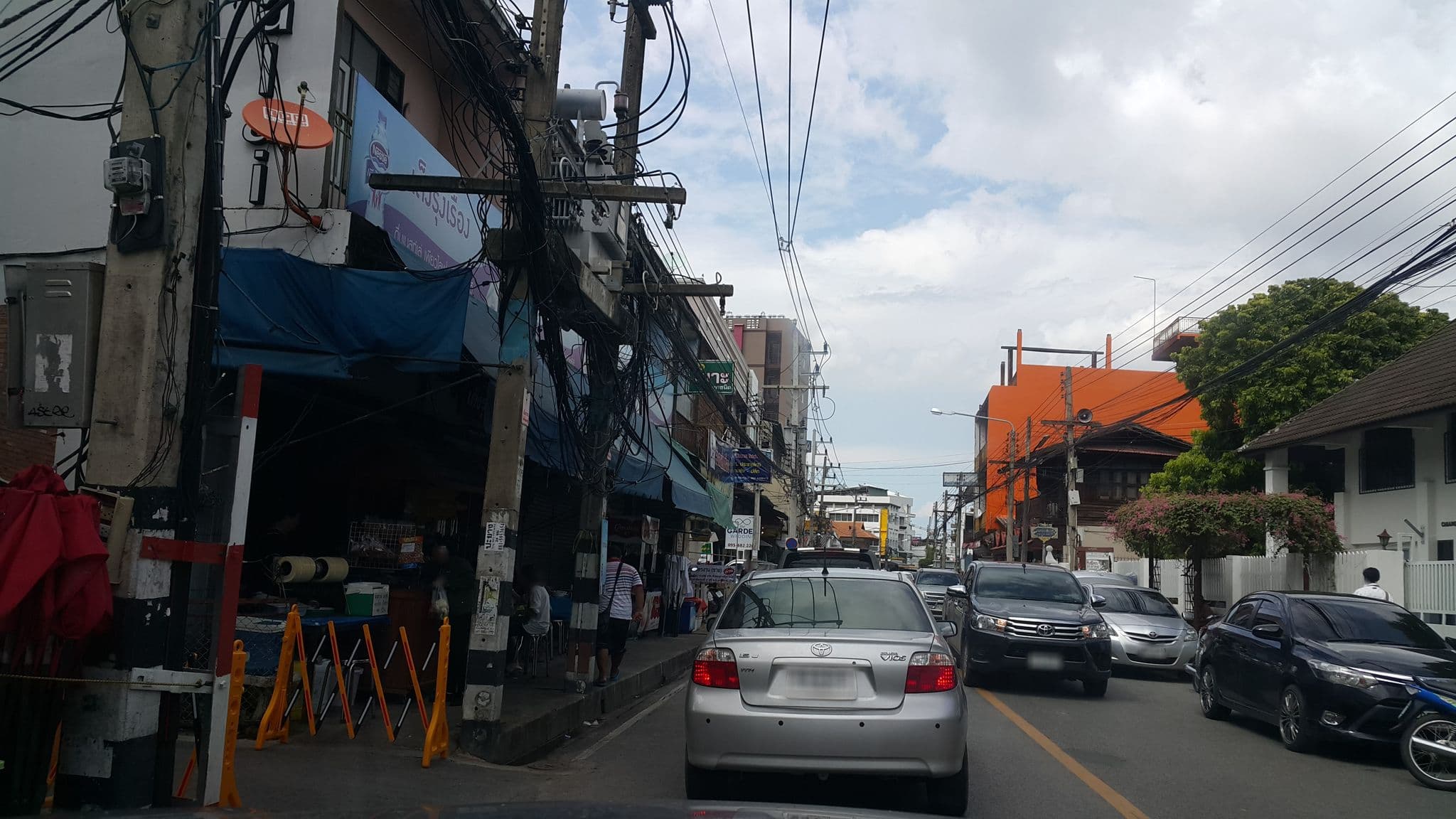 Street view near iWualai Hotel, Chiang Mai