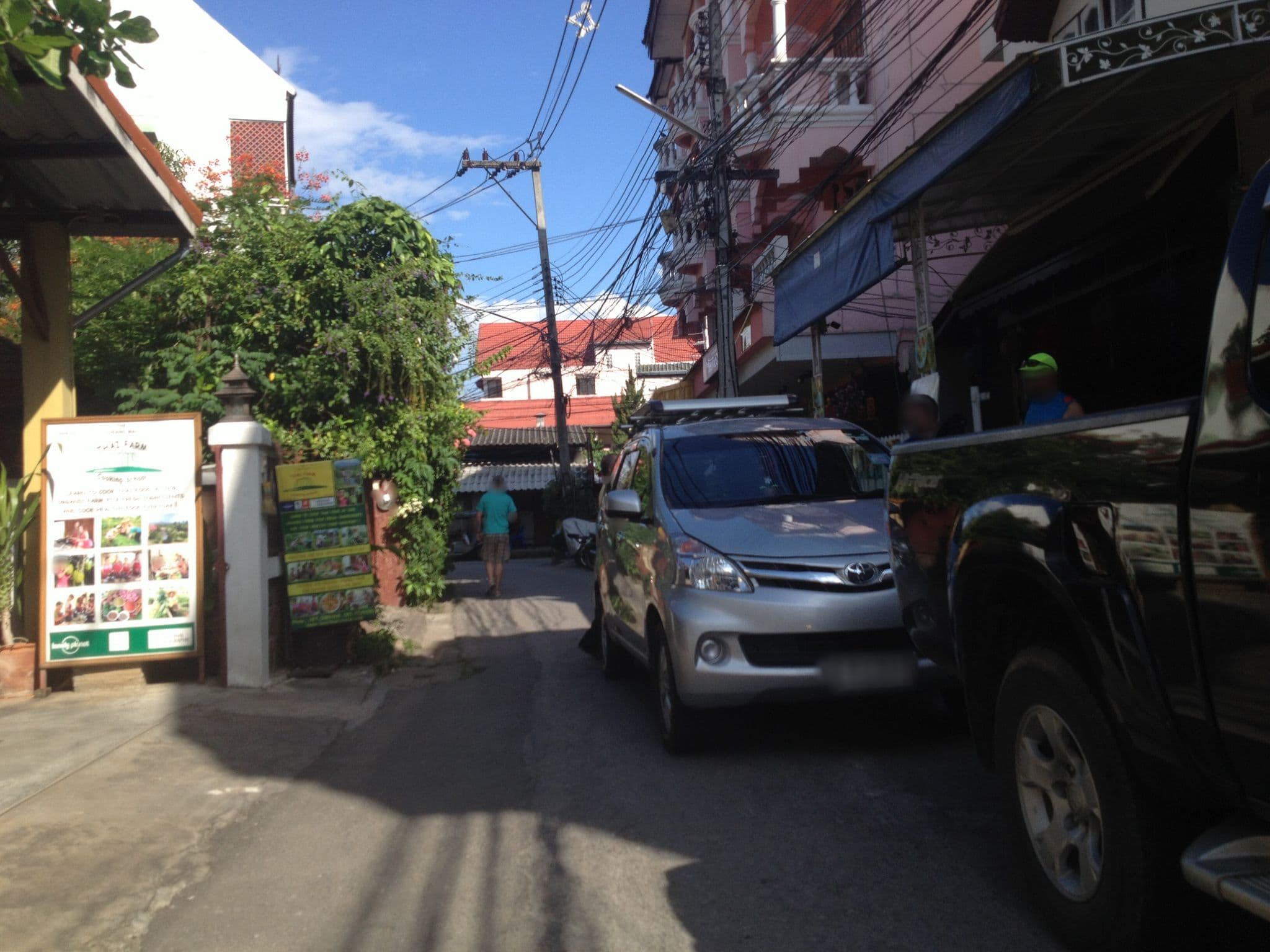 Street view near De Sripoom Hotel, Chiang Mai — © jimwatana (CC BY-SA · Mapillary)