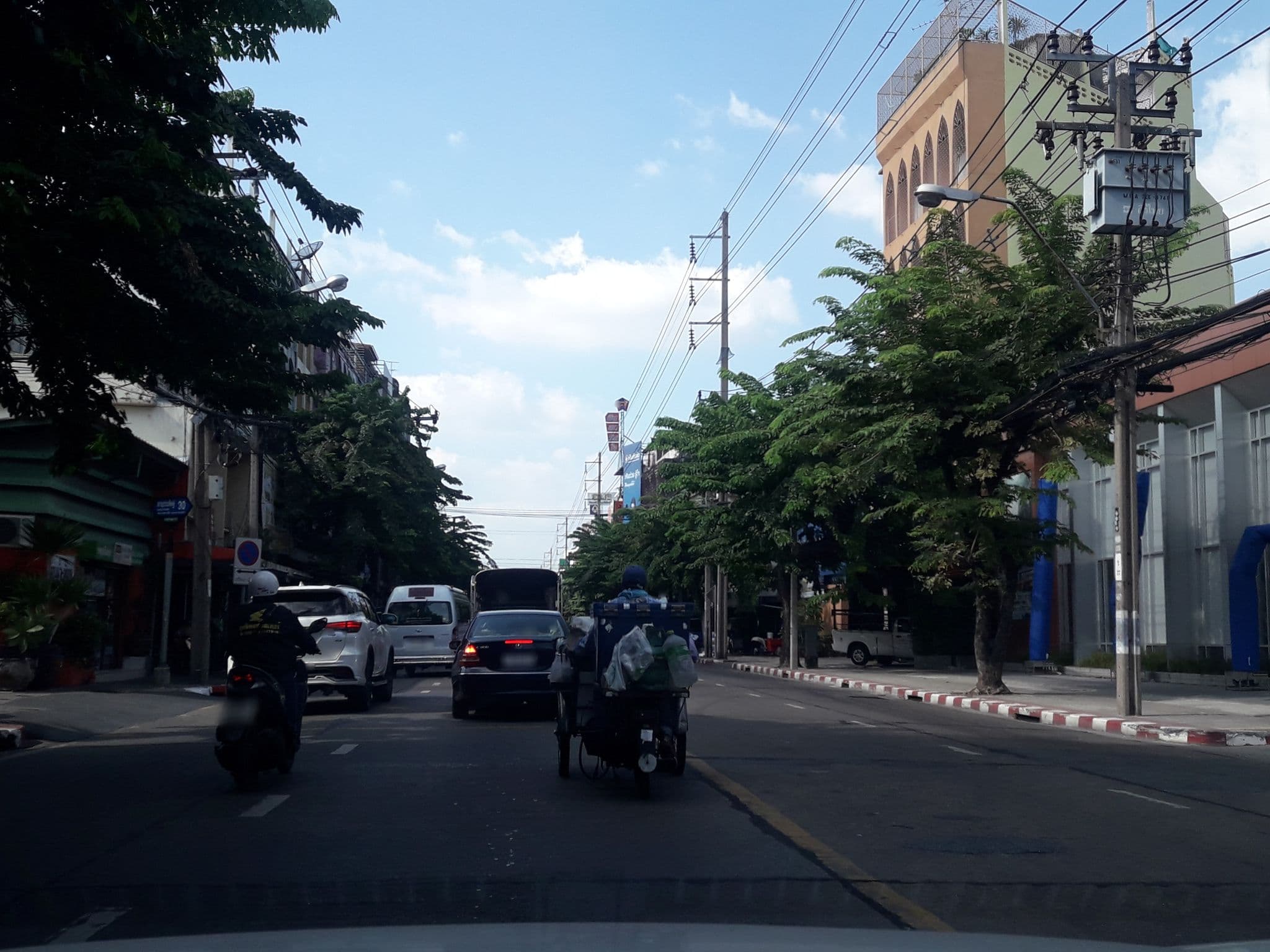 Street view near Vann Bangkok Cafe & Boutique House, Yan Nawa — © jetman11 (CC BY-SA · Mapillary)