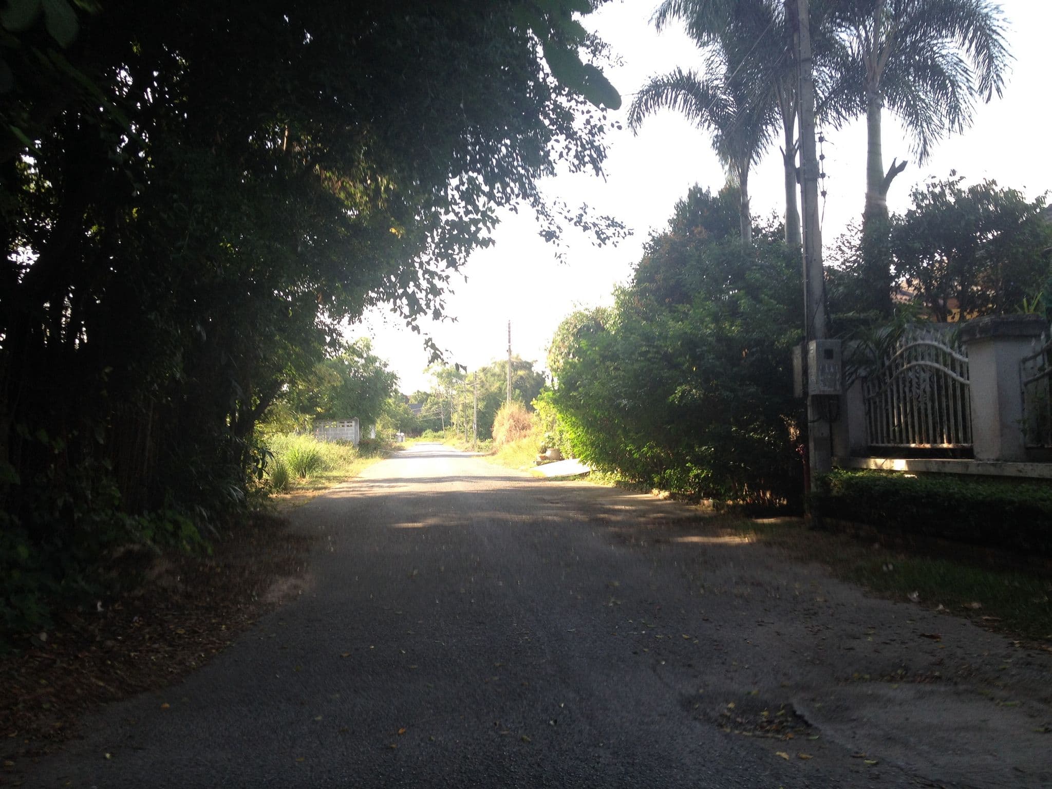 Street view near E-Inn Garden Resort Spa Chiangmai, Hang Dong — © jimwatana (CC BY-SA · Mapillary)