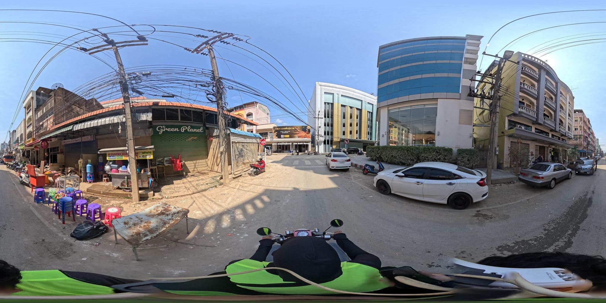 Street view near Hadyai Golden Crown Hotel, Hat Yai