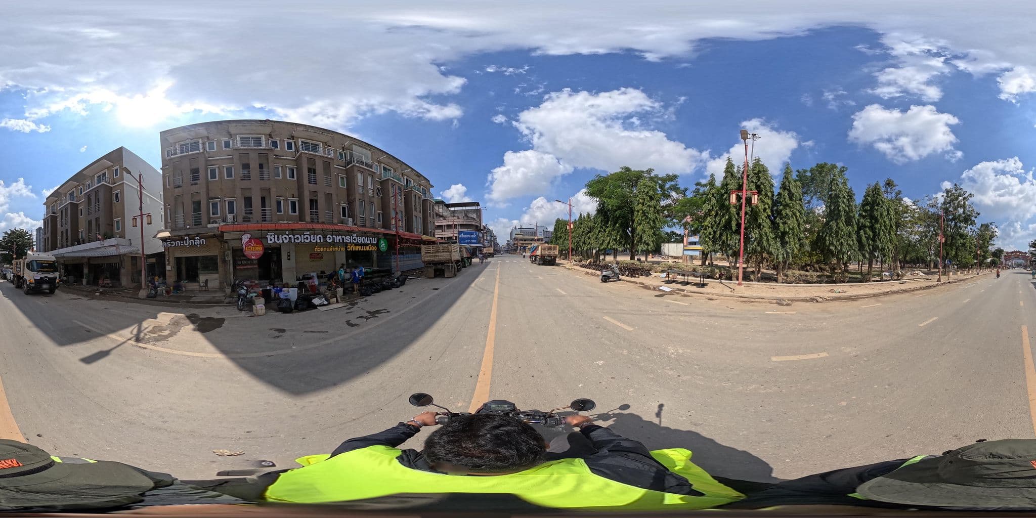 Street view near Nest-in Hotel Supasarnrangsan, Hat Yai