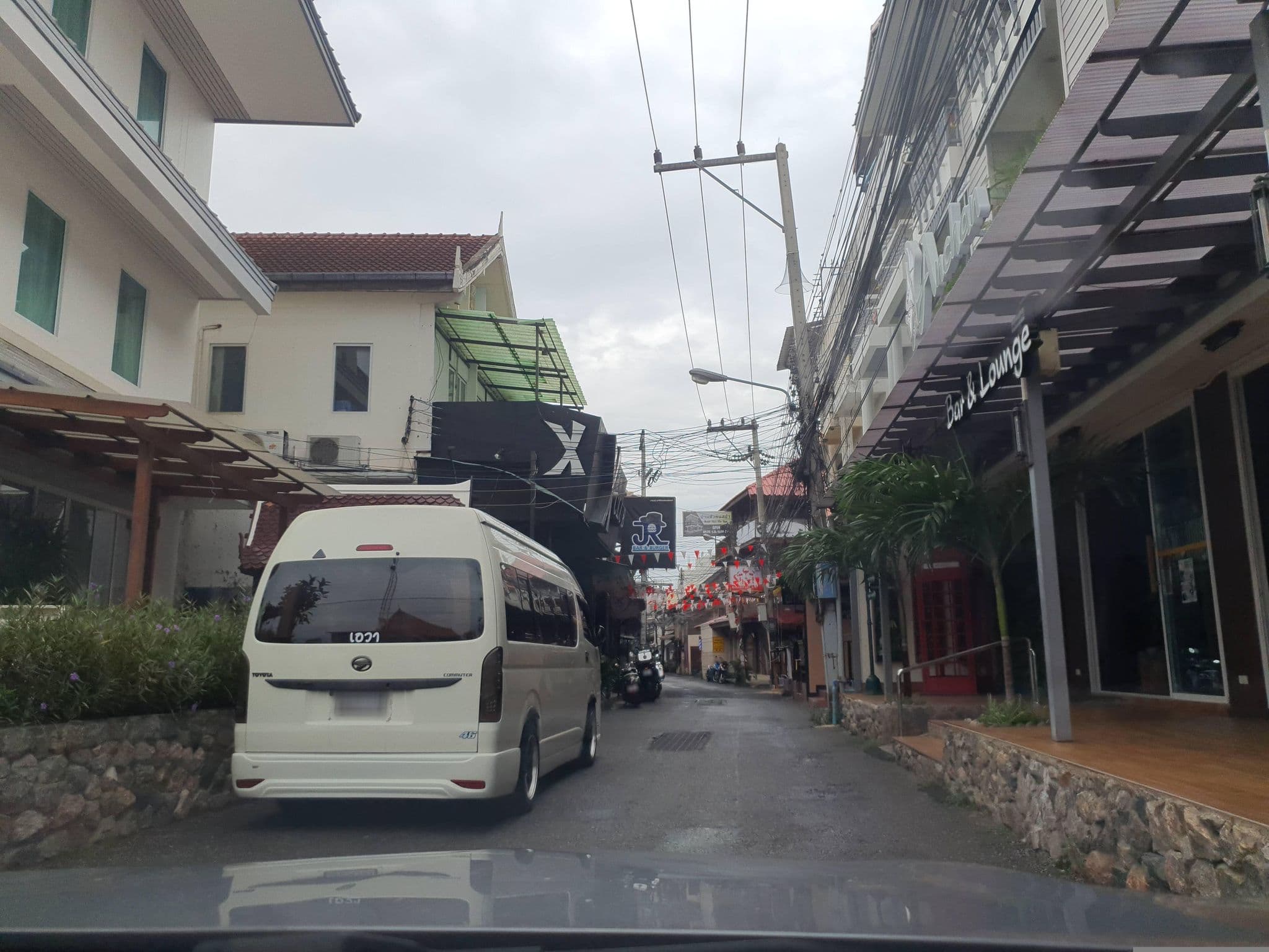 Street view near Anchan Boutique Hotel & Spa, Hua Hin — © jrcarlsen (CC BY-SA · Mapillary)