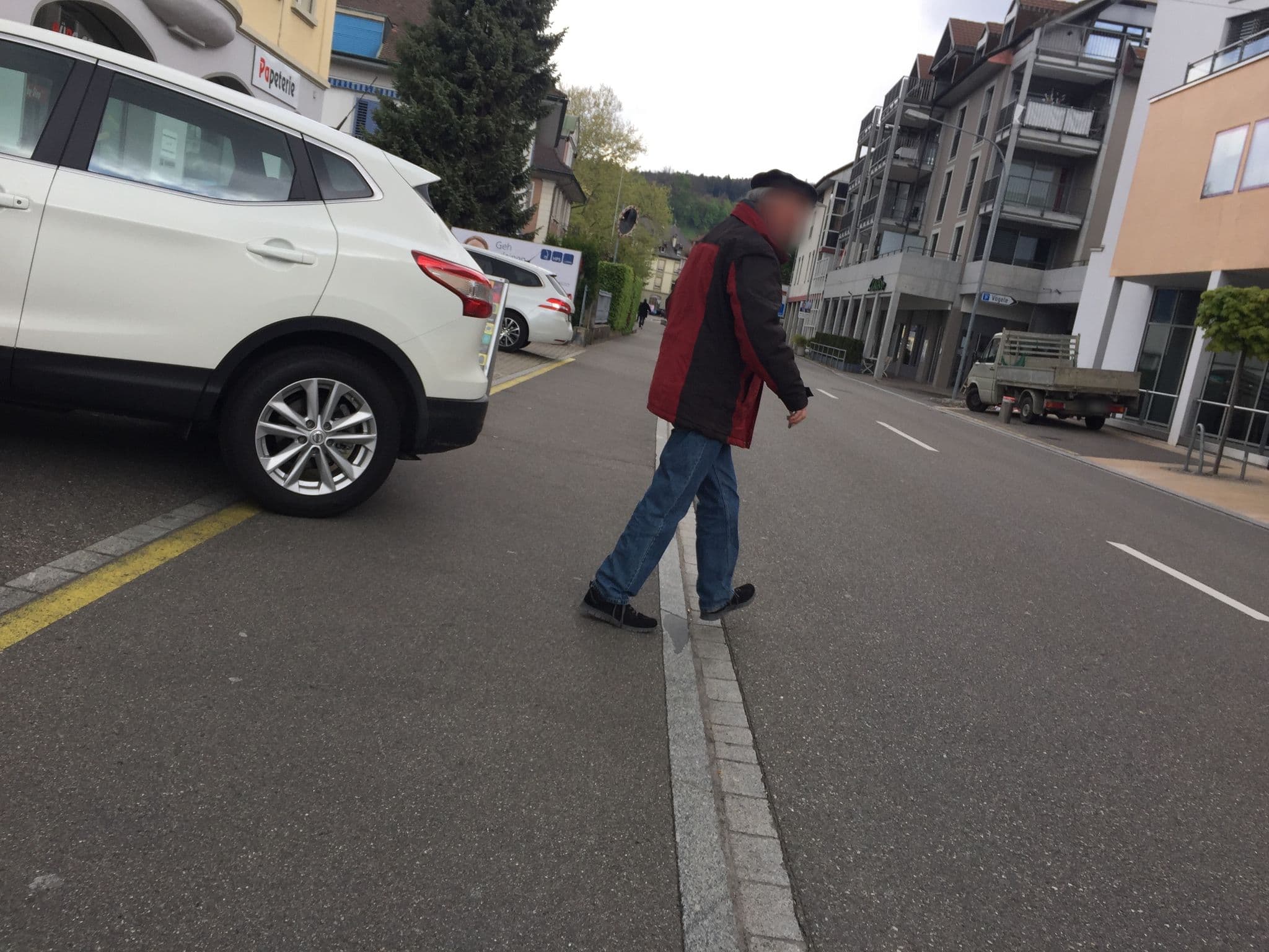 Street view near Alice, Brugg — © trac71 (CC BY-SA · Mapillary)