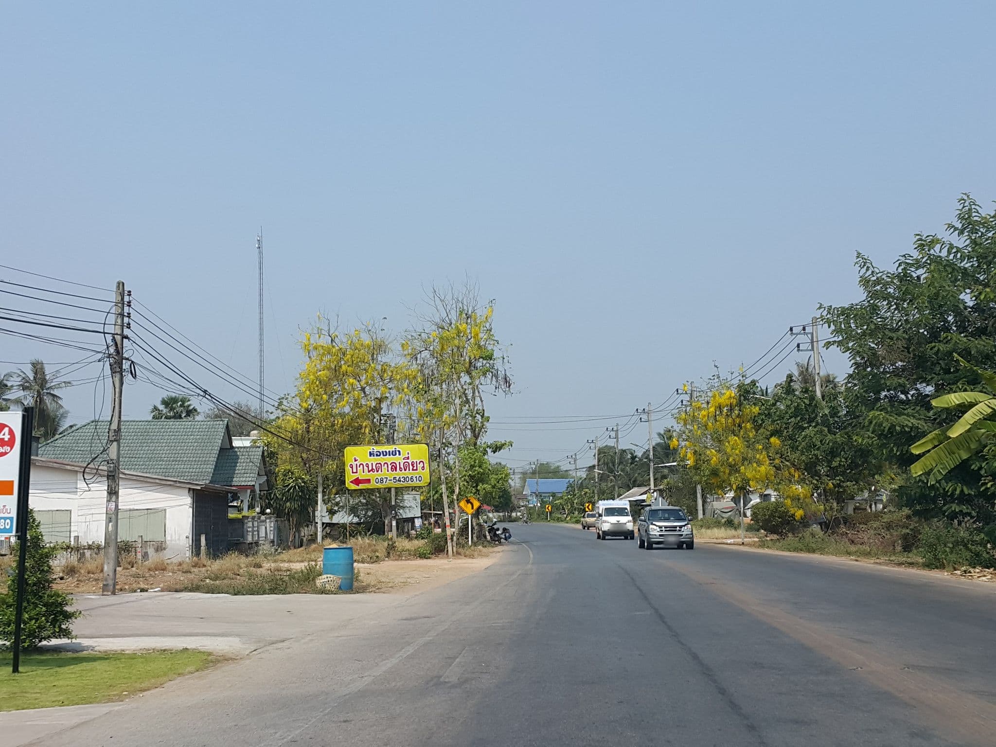 Street view near Nattanart Boutique Hotel, Kamphaeng Phet — © jrcarlsen (CC BY-SA · Mapillary)