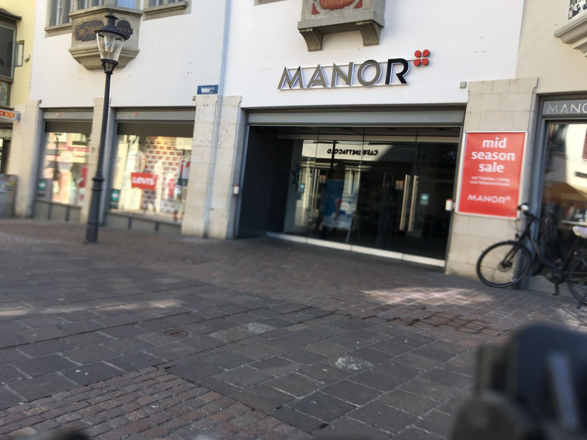 Street view near Zum Schwarzen Adler, Schaffhausen — © talkrabb (CC BY-SA · Mapillary)