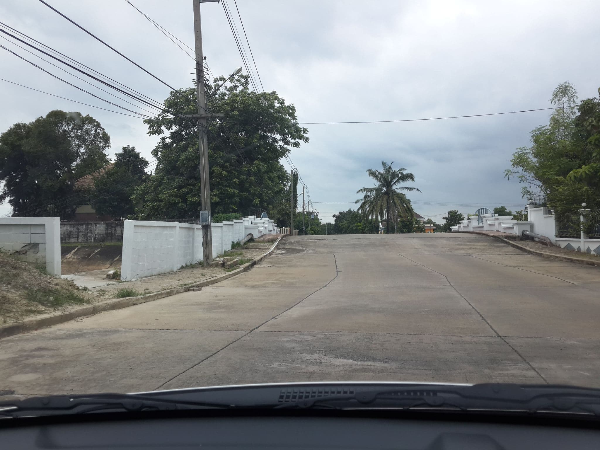 Street view near Catdominium Catio & Backyard Cat Hotel, Khlong Sam Wa — © mishari (CC BY-SA · Mapillary)