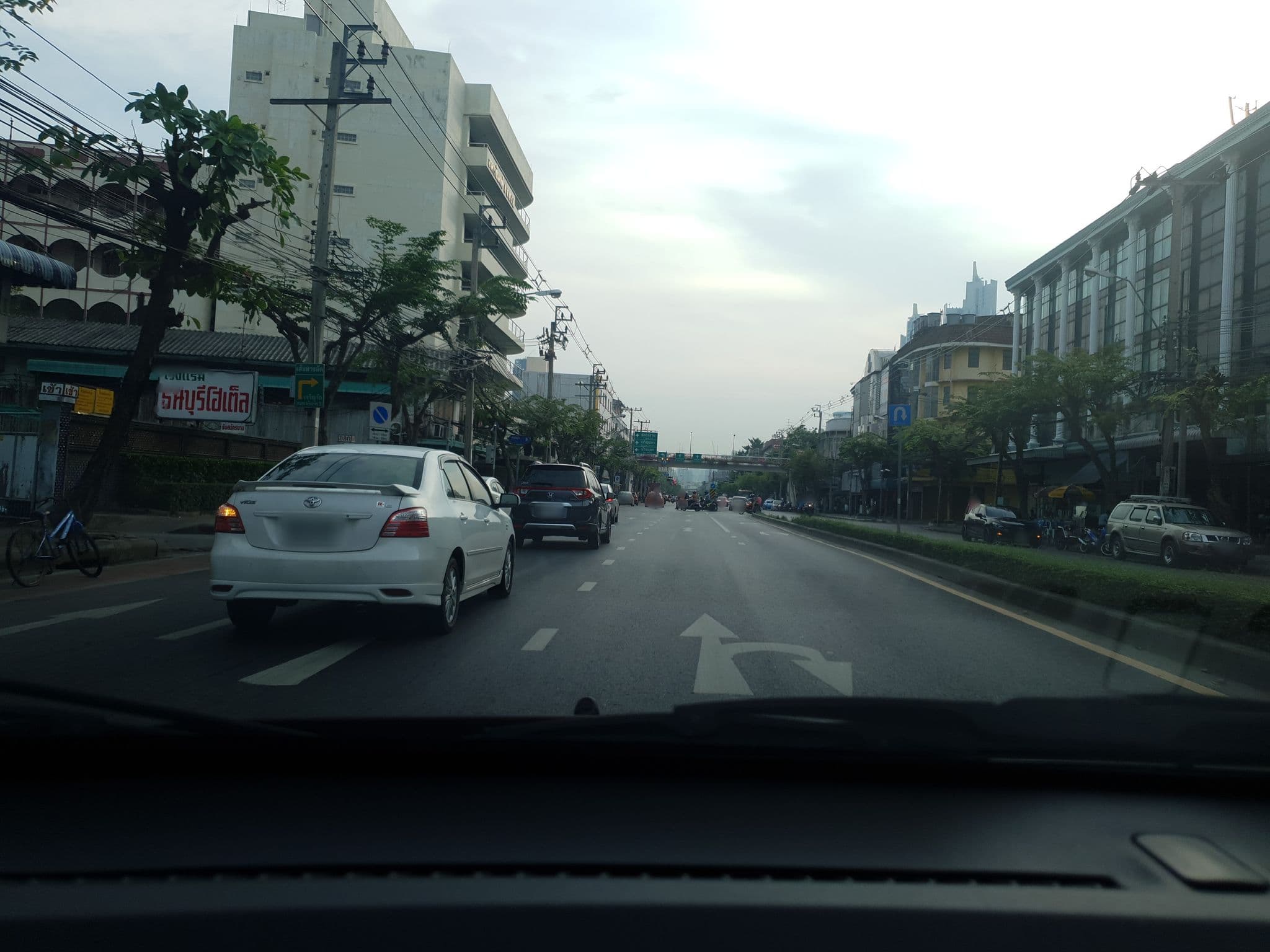 Street view near Hotel train, Khlong San — © jgauvasu (CC BY-SA · Mapillary)