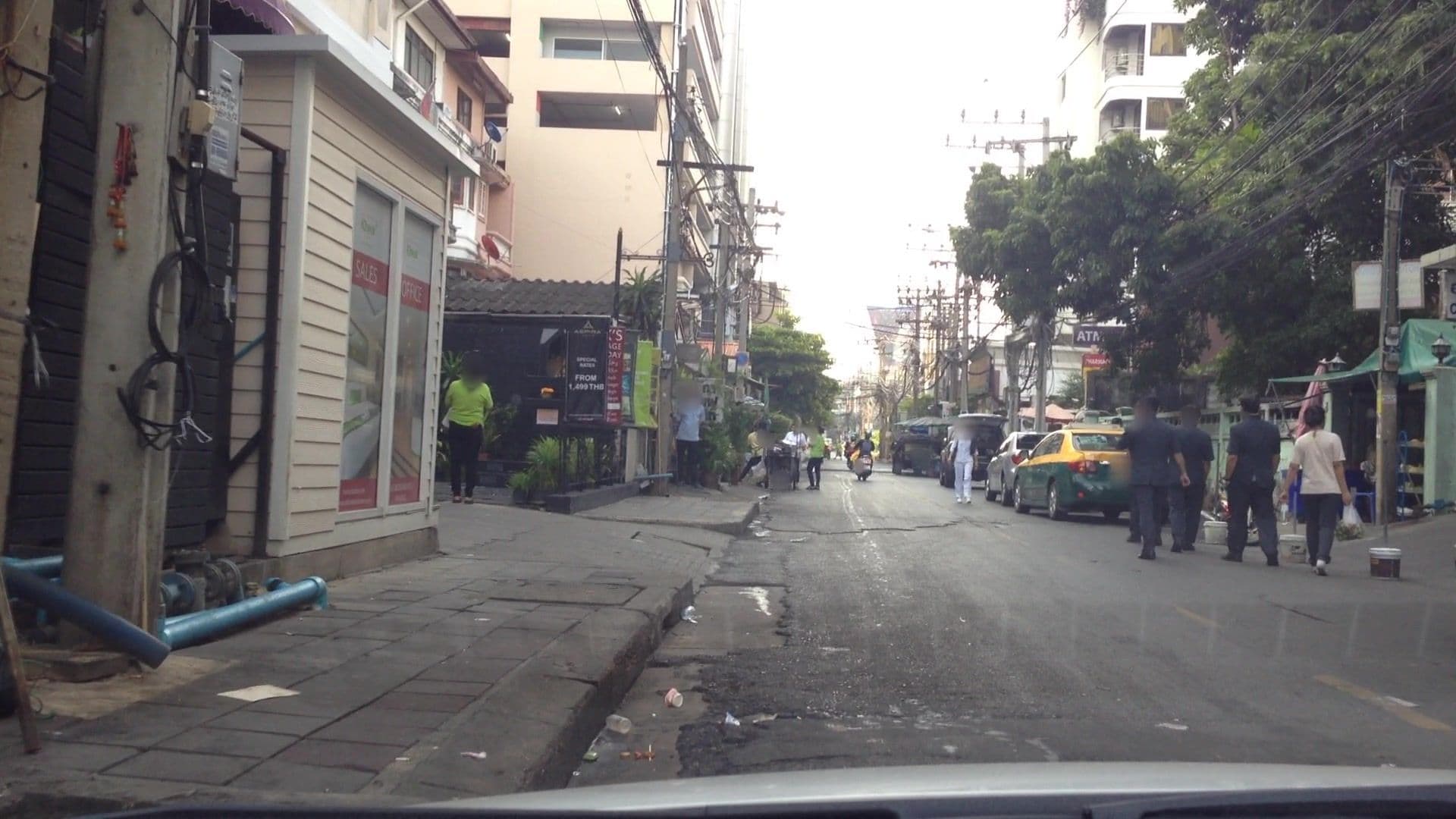 Street view near SKYE Hotel Bangkok, Makkasan — © lvl5 (CC BY-SA · Mapillary)