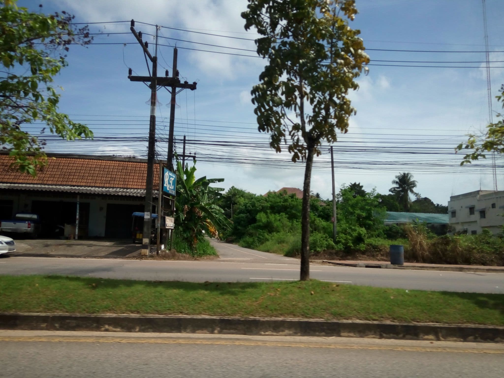 Street view near Lift Inn Thai Resort&Bungalow Hotel, Krabi — © mapfool (CC BY-SA · Mapillary)