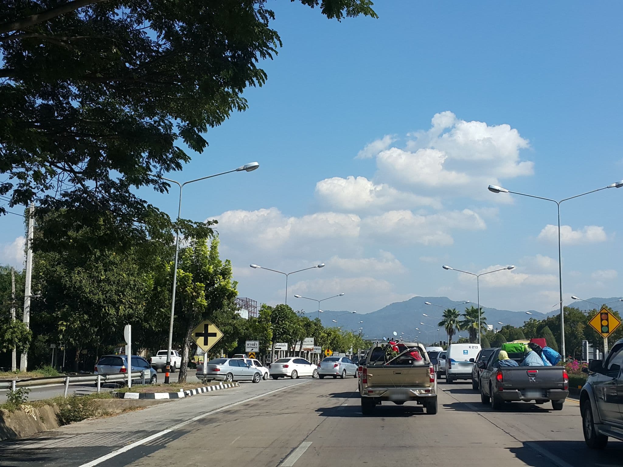 Street view near Lanna Antique Palace Hotel, Lampang — © jrcarlsen (CC BY-SA · Mapillary)