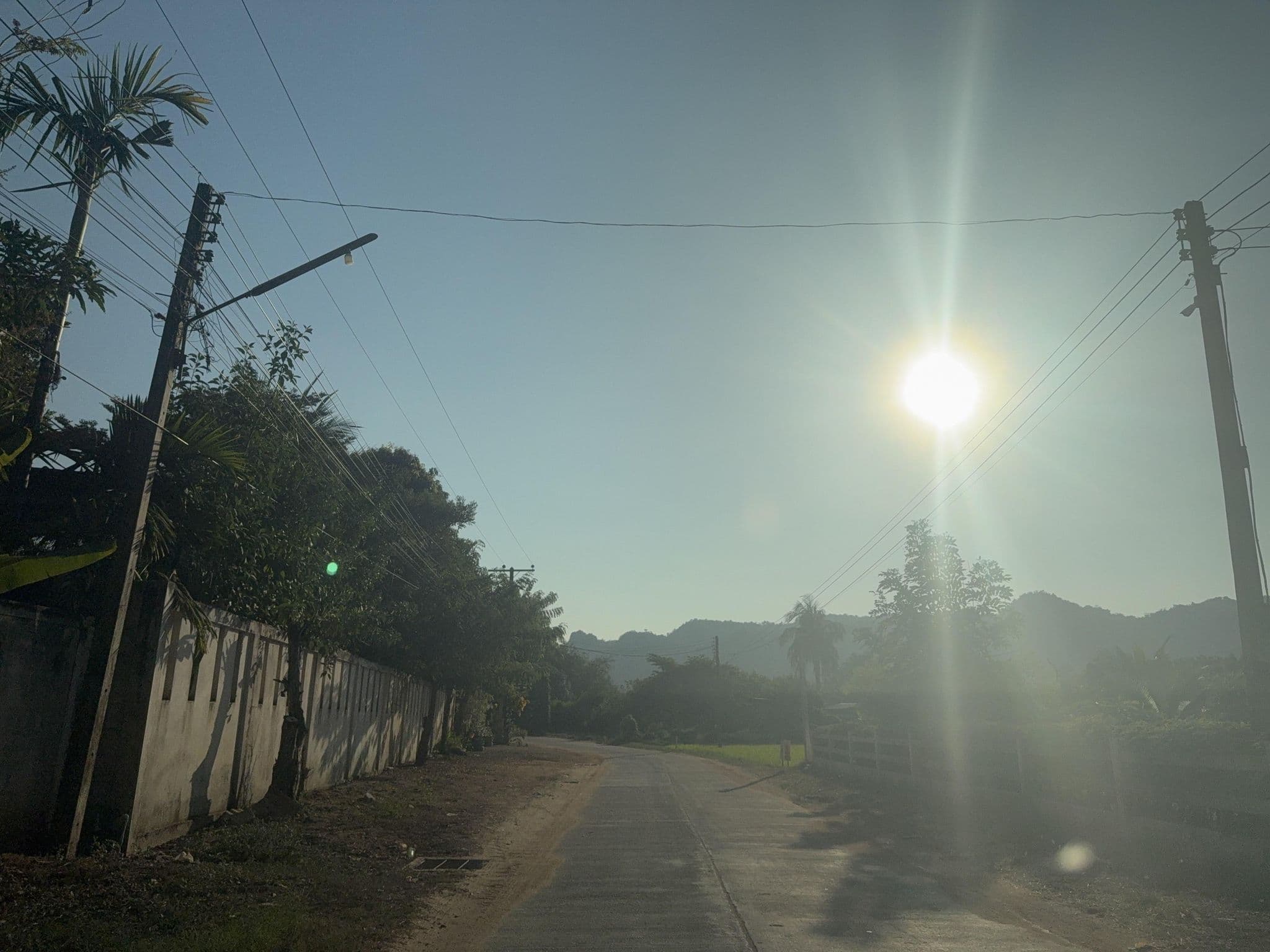 Street view near กรีนเฮาส์ รีสอร์ท ประดู่ยืน Green House Resort Praduyuen, Lan Sak — © kasidetma (CC BY-SA · Mapillary)