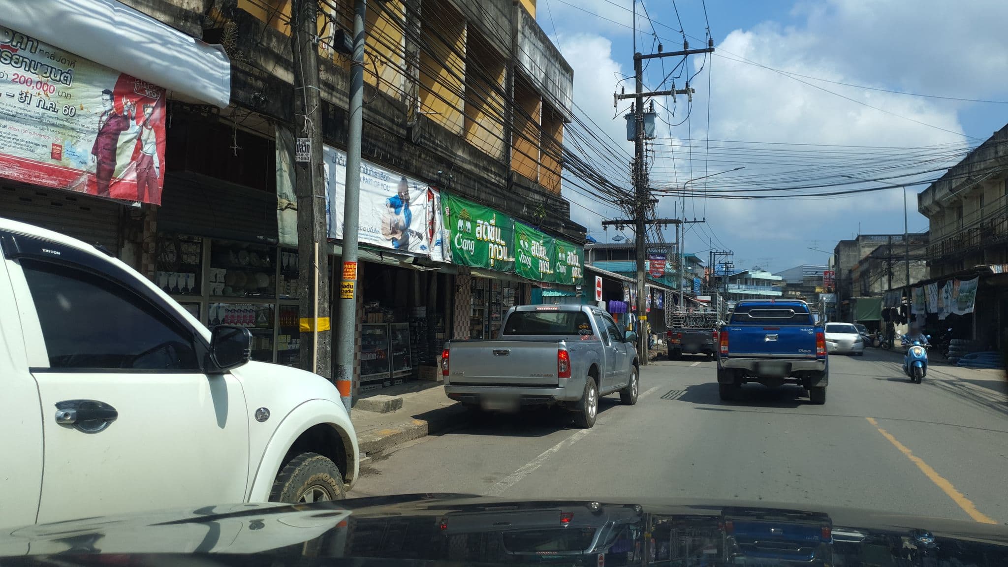 Street view near Langsuan Smile Hotel, Lang Suan — © jrcarlsen (CC BY-SA · Mapillary)