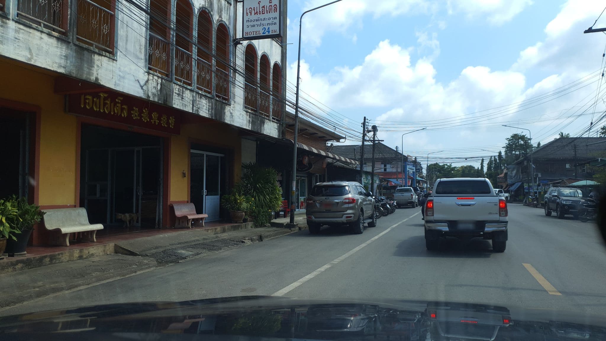 Street view near Jane Hotel, Lang Suan — © jrcarlsen (CC BY-SA · Mapillary)