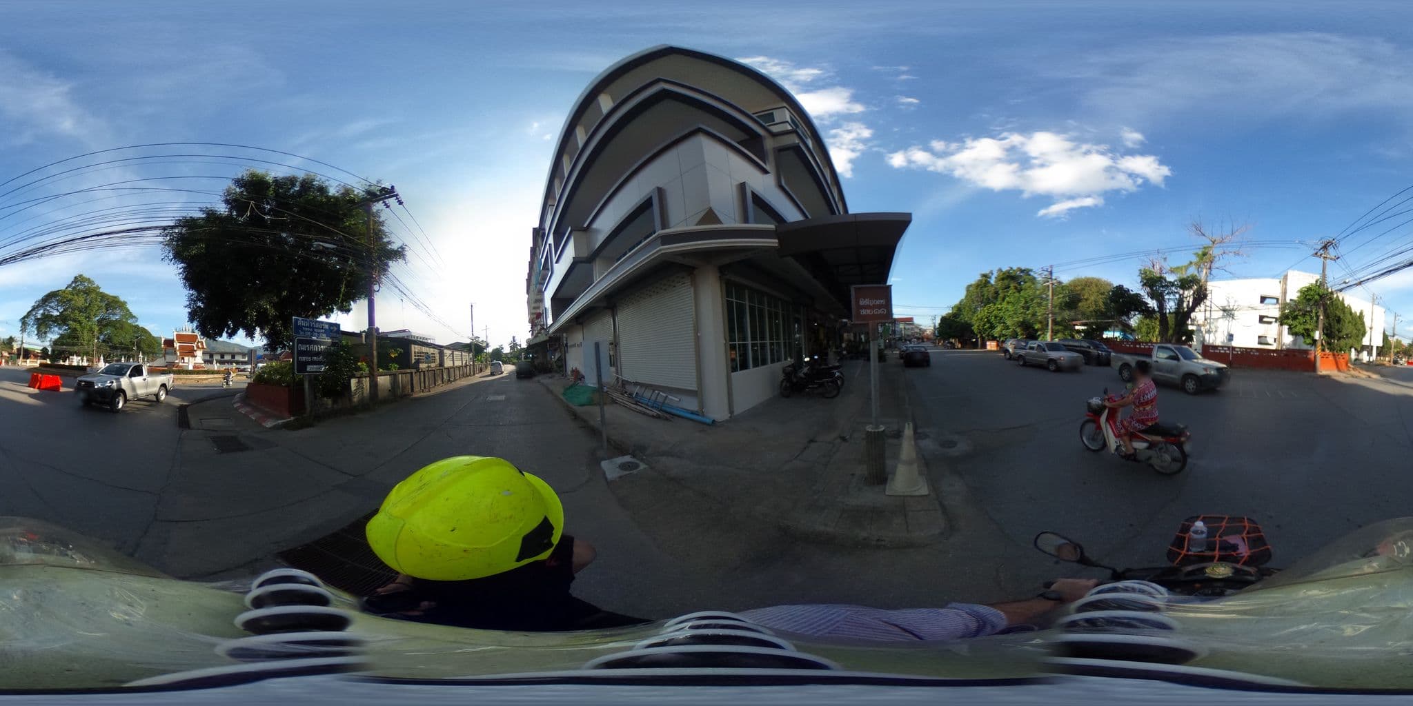 Street view near Thunyamach Resort, Mae Chan — © maricarrabonza (CC BY-SA · Mapillary)