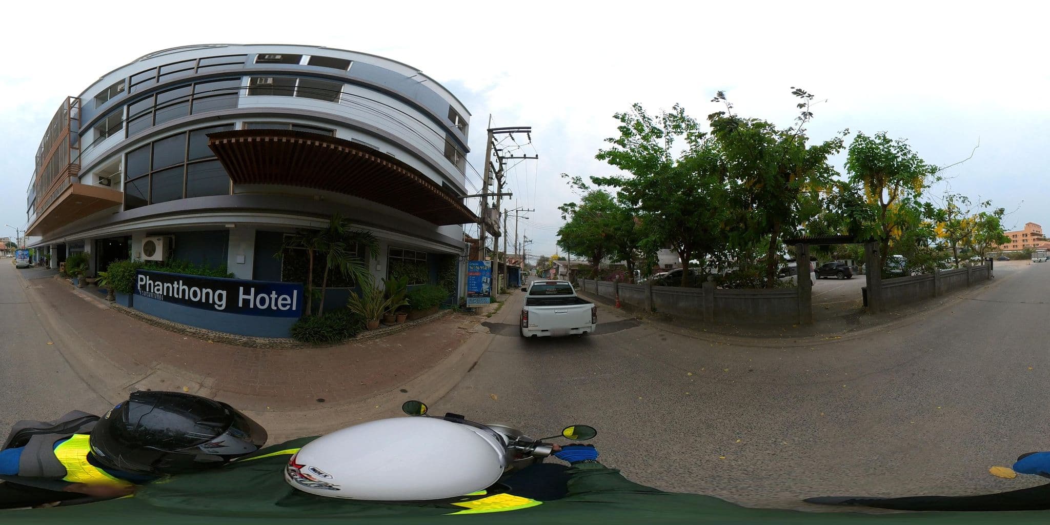 Street view near Phanthong Hotel, Nakhon Pathom — © NAKHONPATHOM_CITY_STREET_VIEW (CC BY-SA · Mapillary)