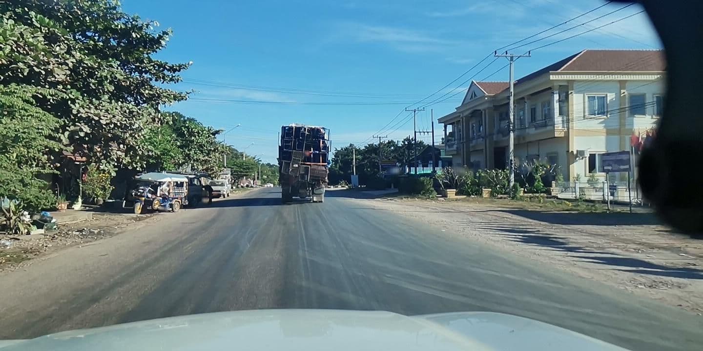 Street view near Guesthouse Lyly, Nakhon Phanom — © VIENGALOUN (CC BY-SA · Mapillary)