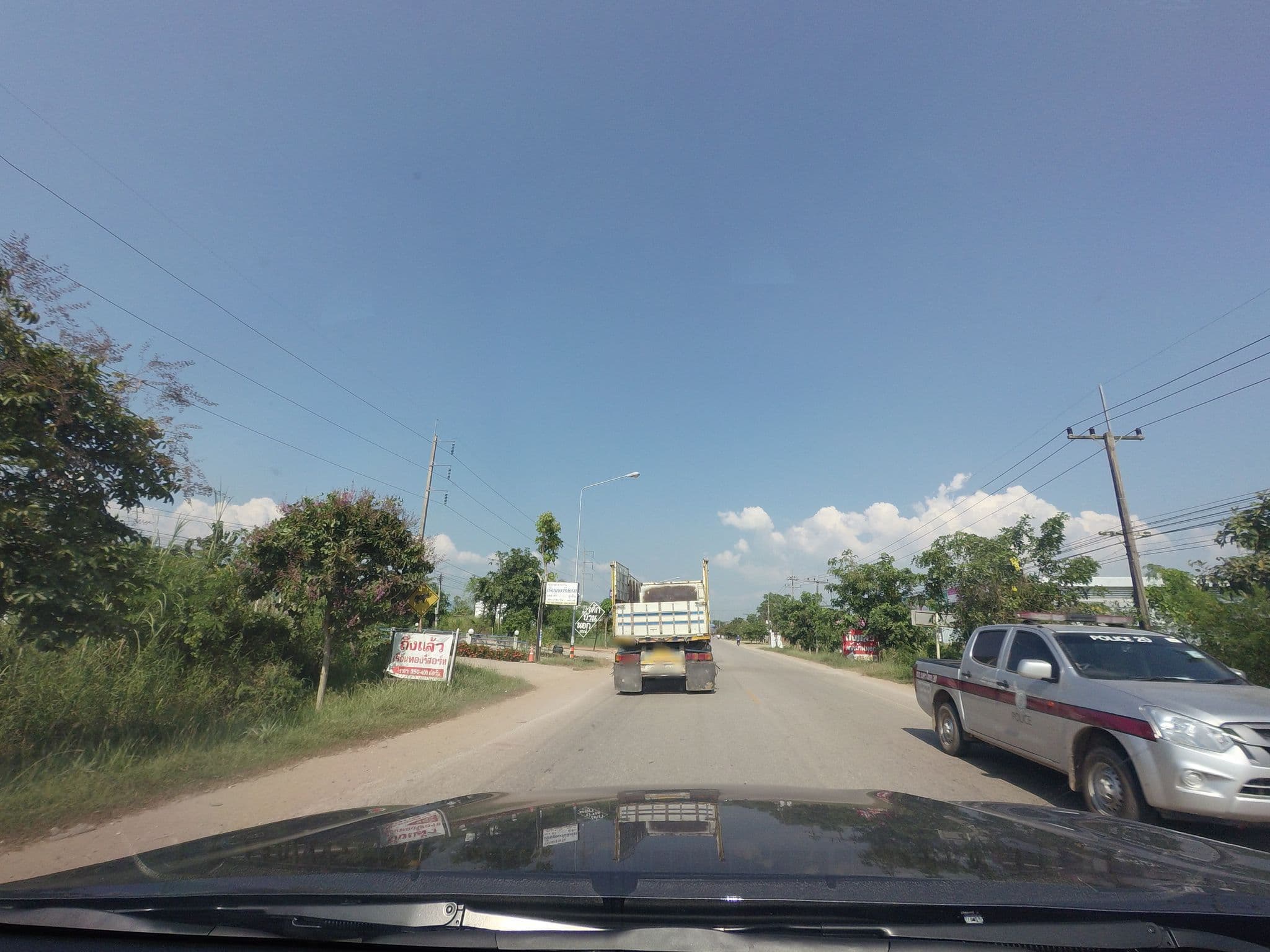 Street view near Rueanthong Wood Cabin Resort Hotel, Nakhon Thai, Nakhon Thai — © mishari (CC BY-SA · Mapillary)