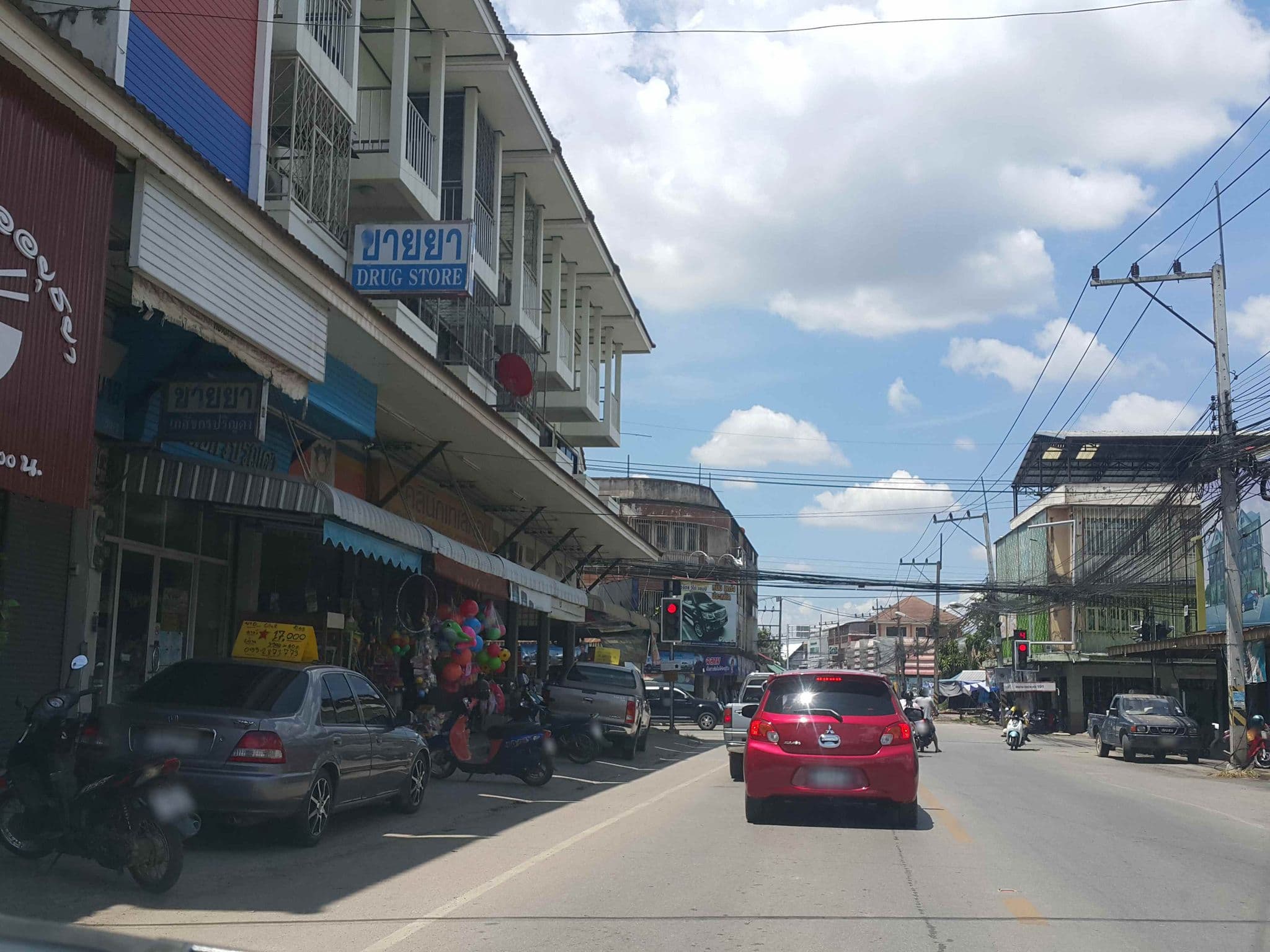 Street view near เฮือนก่ำจันทร์ น่าน(Kum-Chan House Hotel), Nan — © jrcarlsen (CC BY-SA · Mapillary)
