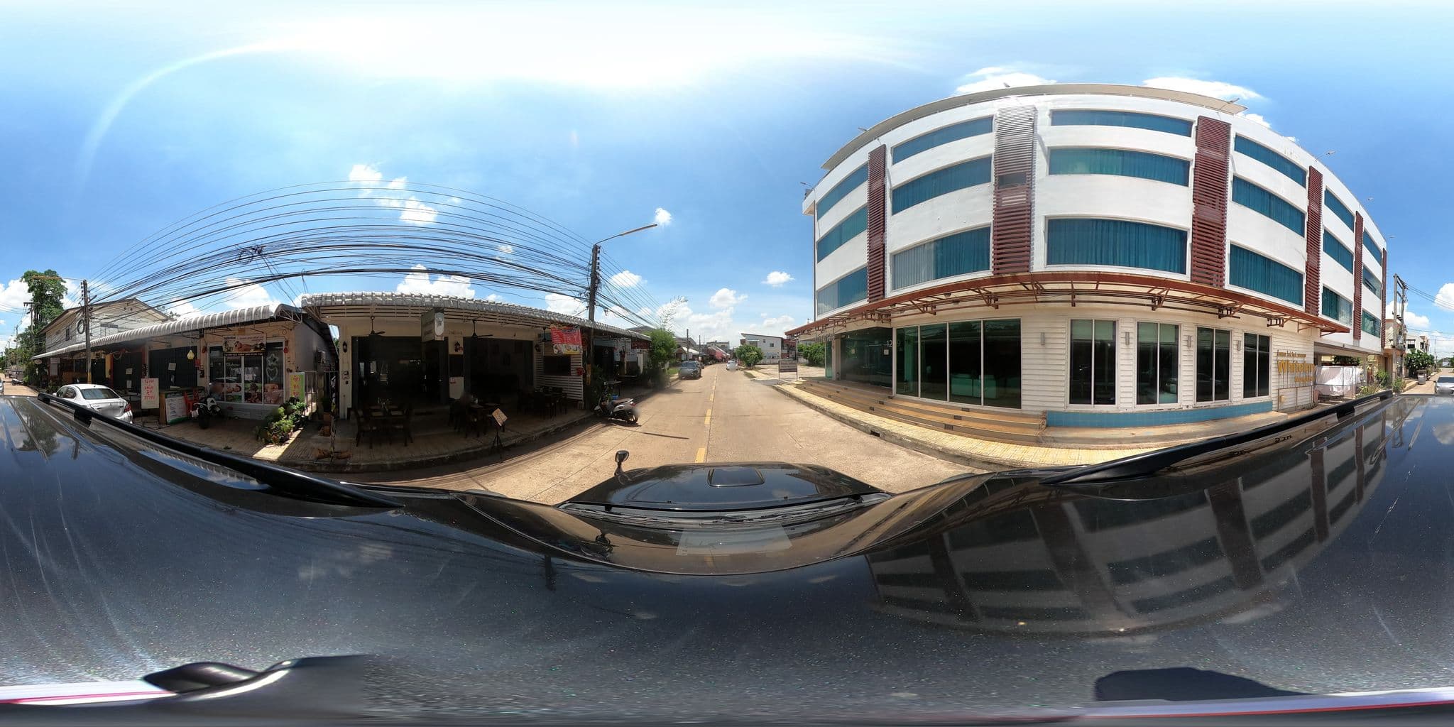 Street view near White Inn Nongkhai Hotel, Nong Khai — © nuttawutbunta (CC BY-SA · Mapillary)