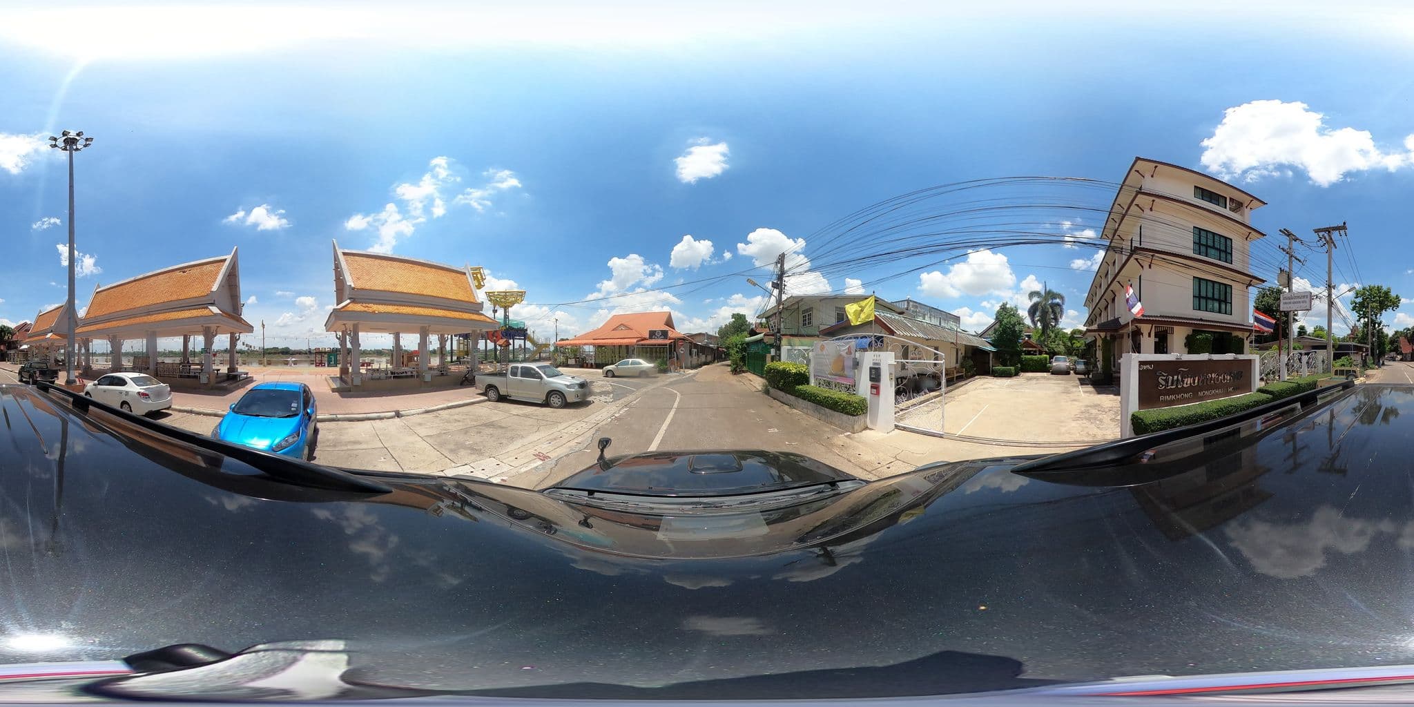 Street view near Rimkhong Nongkhai Hotel, Nong Khai — © nuttawutbunta (CC BY-SA · Mapillary)