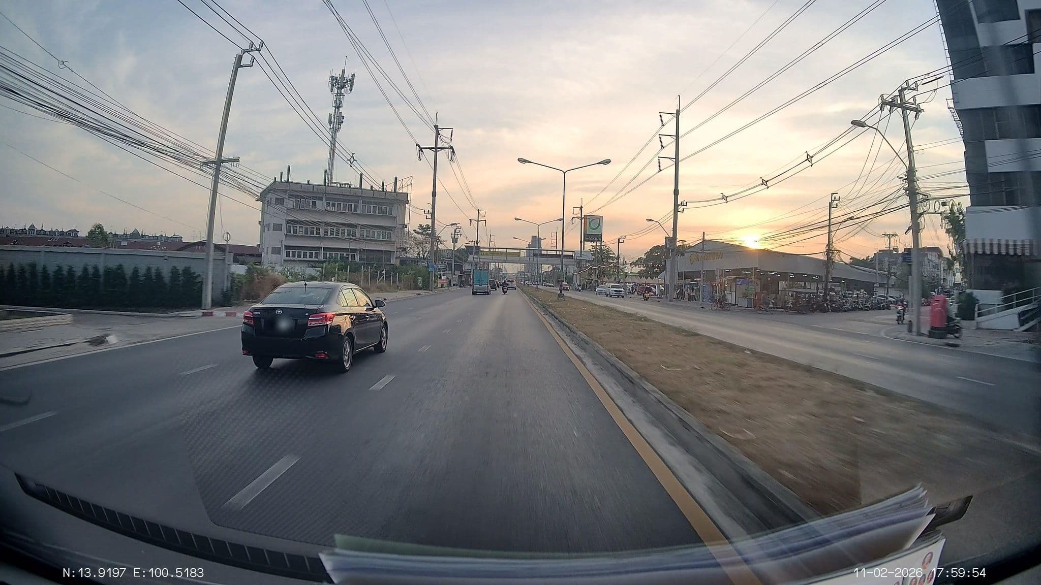 Street view near Sweet Inn Hotel, Pak Kret — © ThailandCambodia (CC BY-SA · Mapillary)