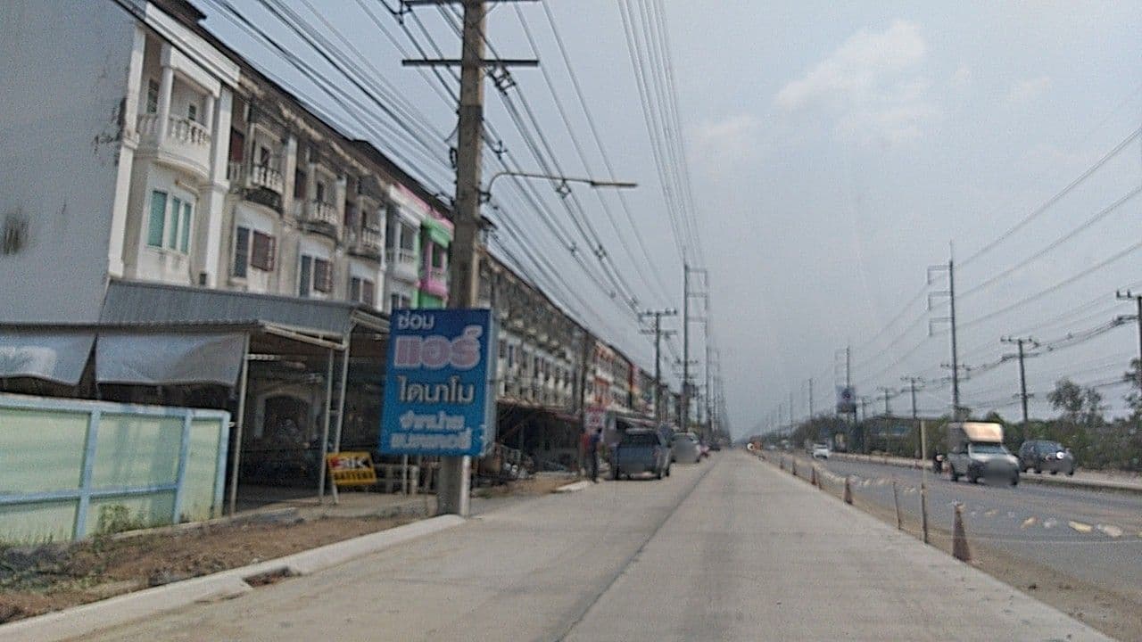 Street view near Be Sleep ห้องพักบีสลีป, Phanat Nikhom — © ozflor (CC BY-SA · Mapillary)