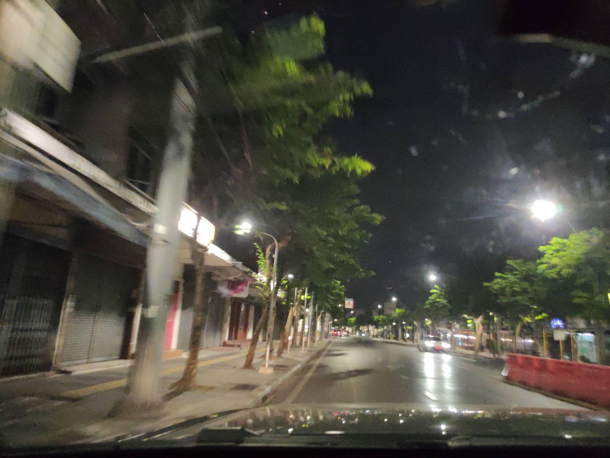 Street view near Baan Wang Derm Hotel, Wat Arun — © kasetitkml_pipitchai (CC BY-SA · Mapillary)