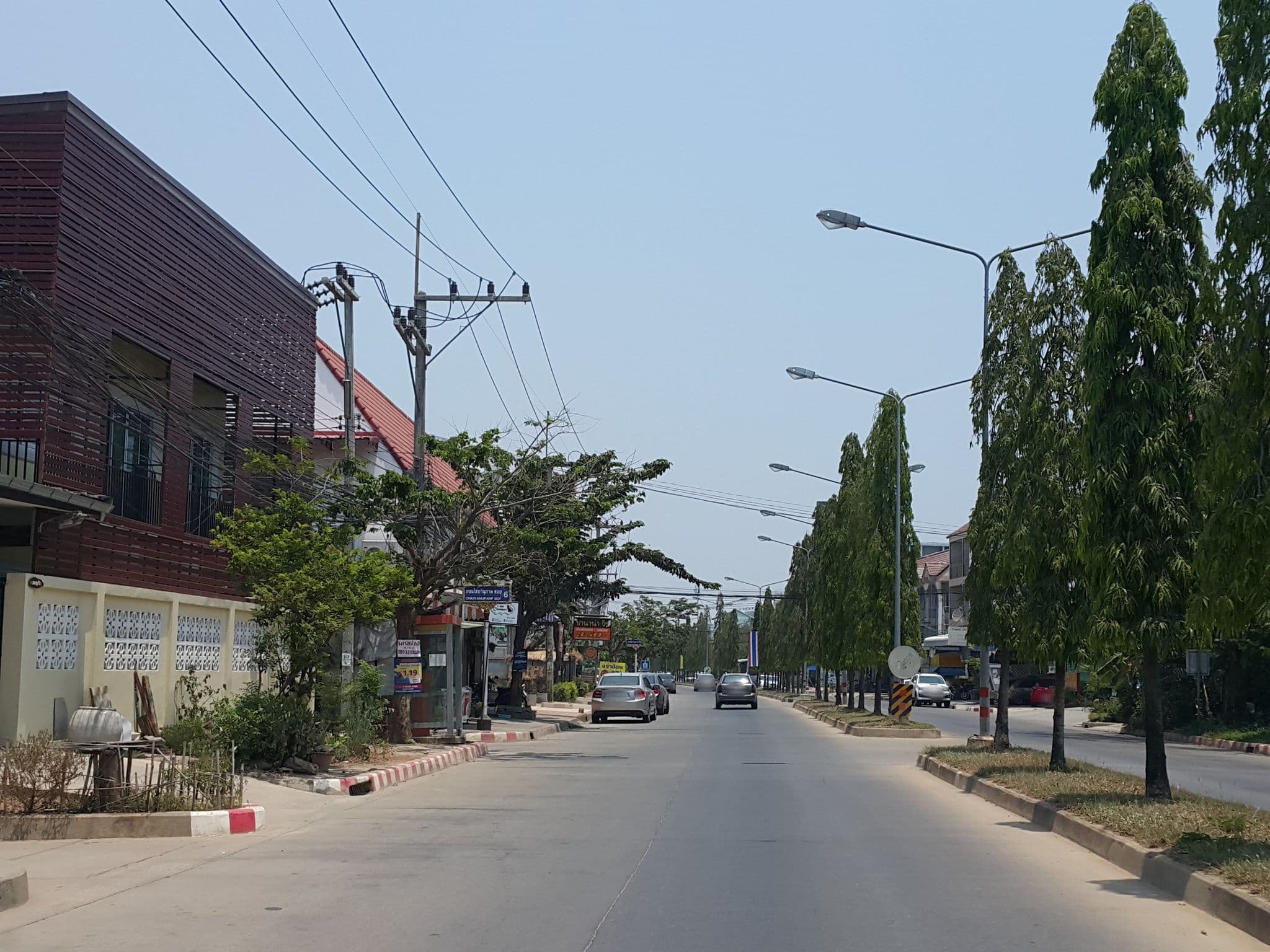 Street view near Pattara Resort & Spa, Phitsanulok — © jrcarlsen (CC BY-SA · Mapillary)