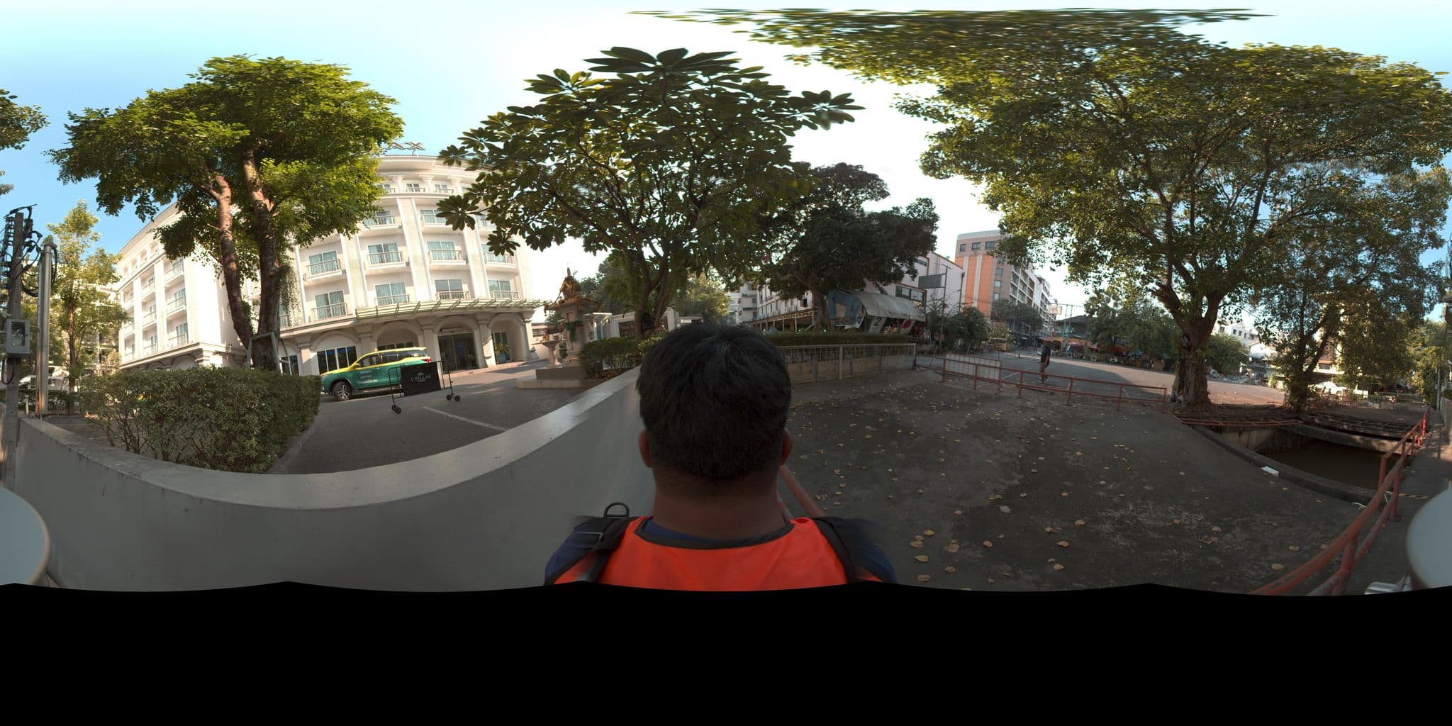 Street view near KPL Group (Khaosan Palace Hotels Group), Phra Nakhon