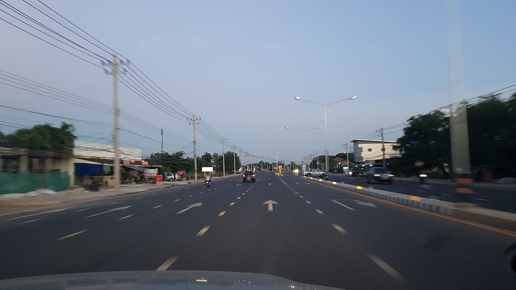 Street view near Tonbaep Resort, Phu Khiao — © igorzo (CC BY-SA · Mapillary)