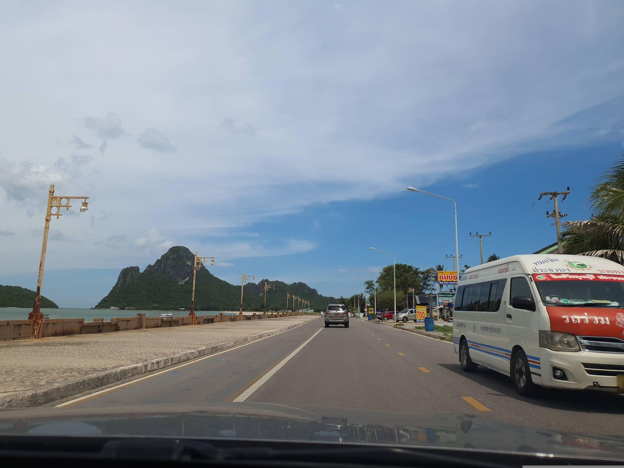 Street view near SeeSea Guesthouse, Prachuap Khiri Khan — © jrcarlsen (CC BY-SA · Mapillary)