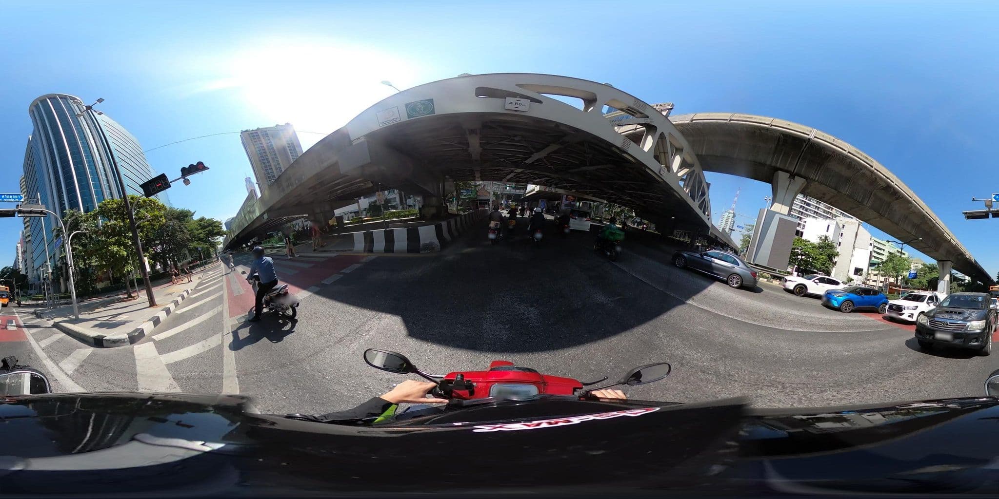 Street view near Hotel Cujyo Global, Ratchathewi — © NatchaponJ (CC BY-SA · Mapillary)
